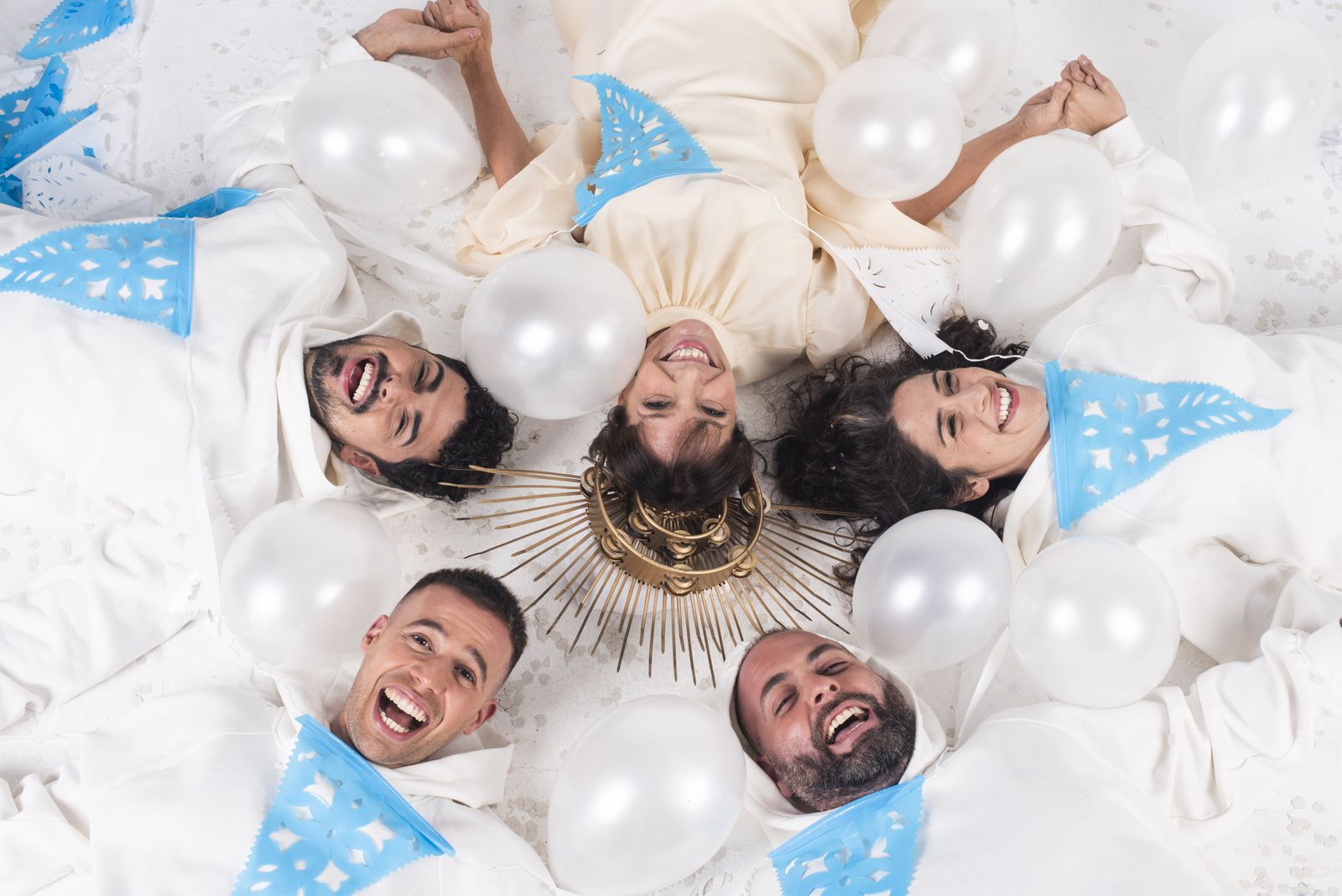 Los intérpretes de 'En una nube'.