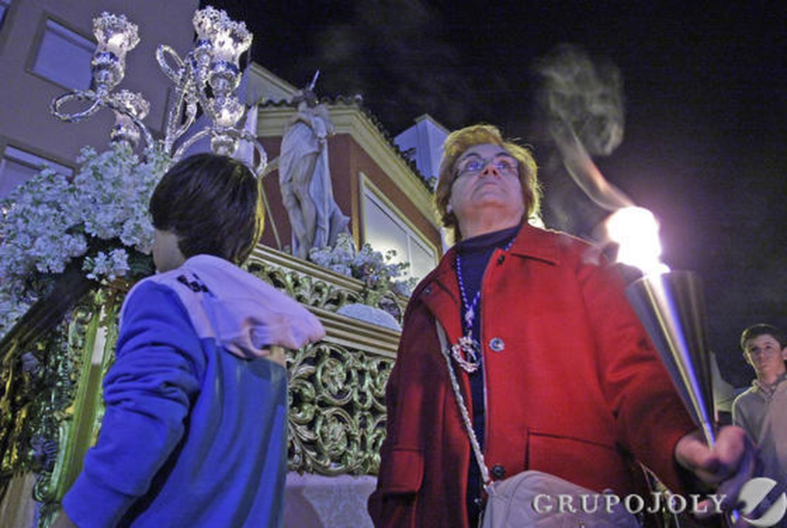 La imagen de Jesús Resucitado procesiona por las calles de Algeciras de madrugada, una novedad este año

Foto: J.M.Q./Erasmo Fenoy