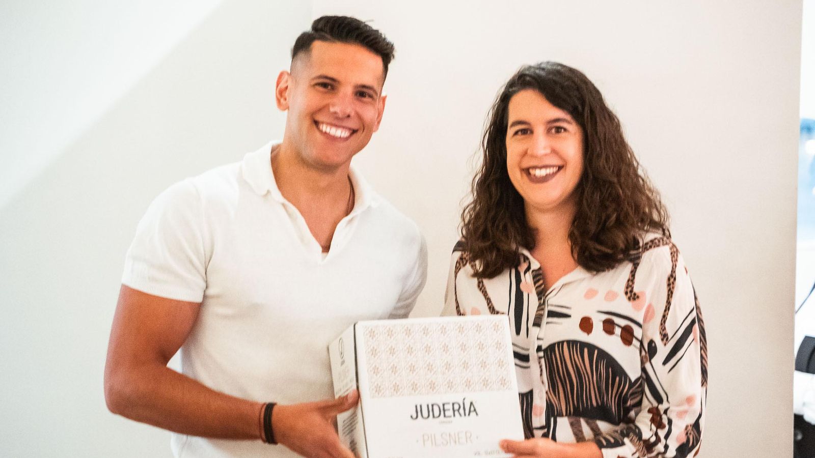 José David Lanza fue el encargado de entregar los regalos de los diferentes sorteos que se hicieron