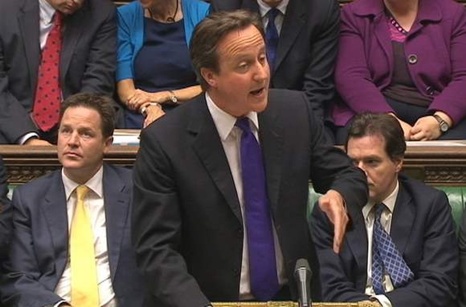 Cameron admite que pudo equivocarse al contratar a Andy Coulson