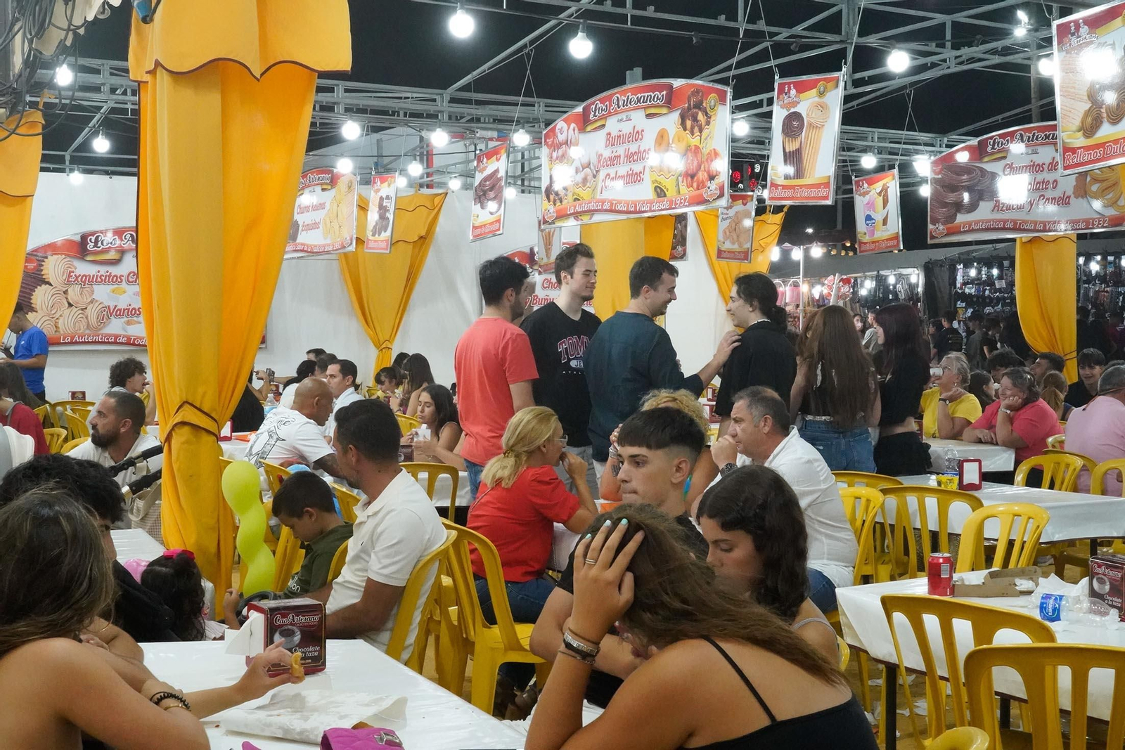 Imágenes del ambiente de Colombinas el día 3 de agosto