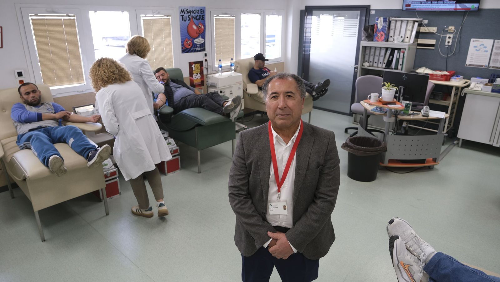 Haz una buena obra y dona sangre, te esperan en el Hospital Torrecárdenas, en imágenes