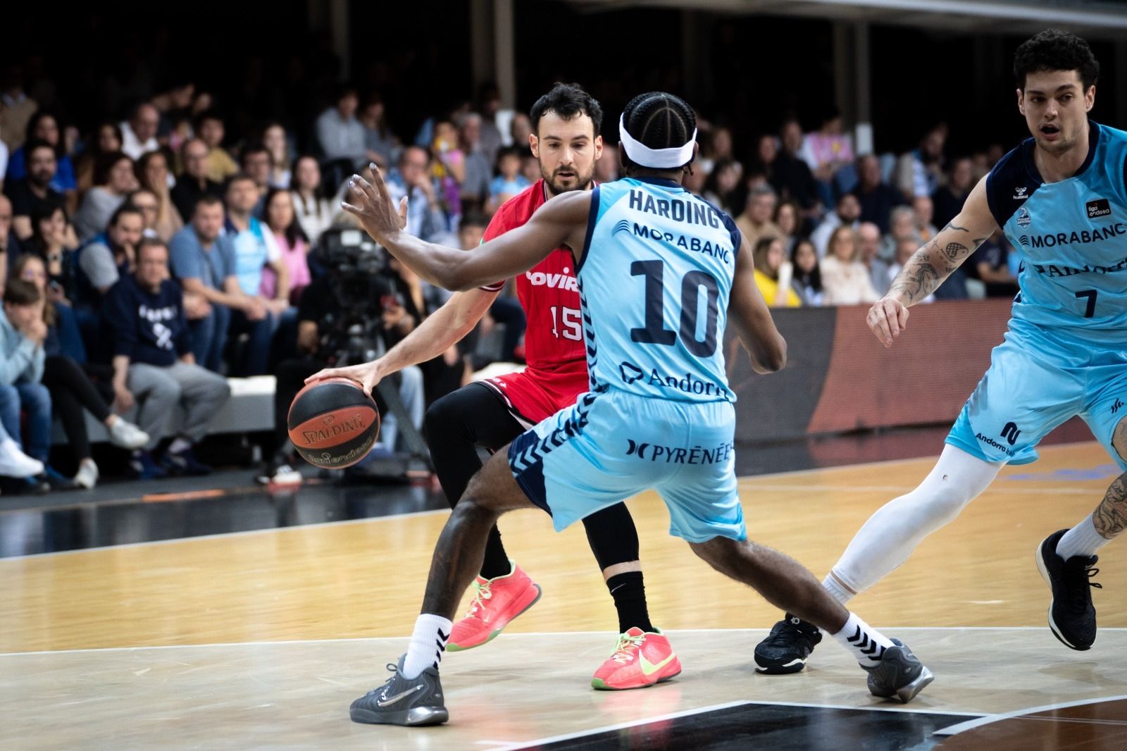 Las imágenes del partido entre Andorra y Covirán Granada