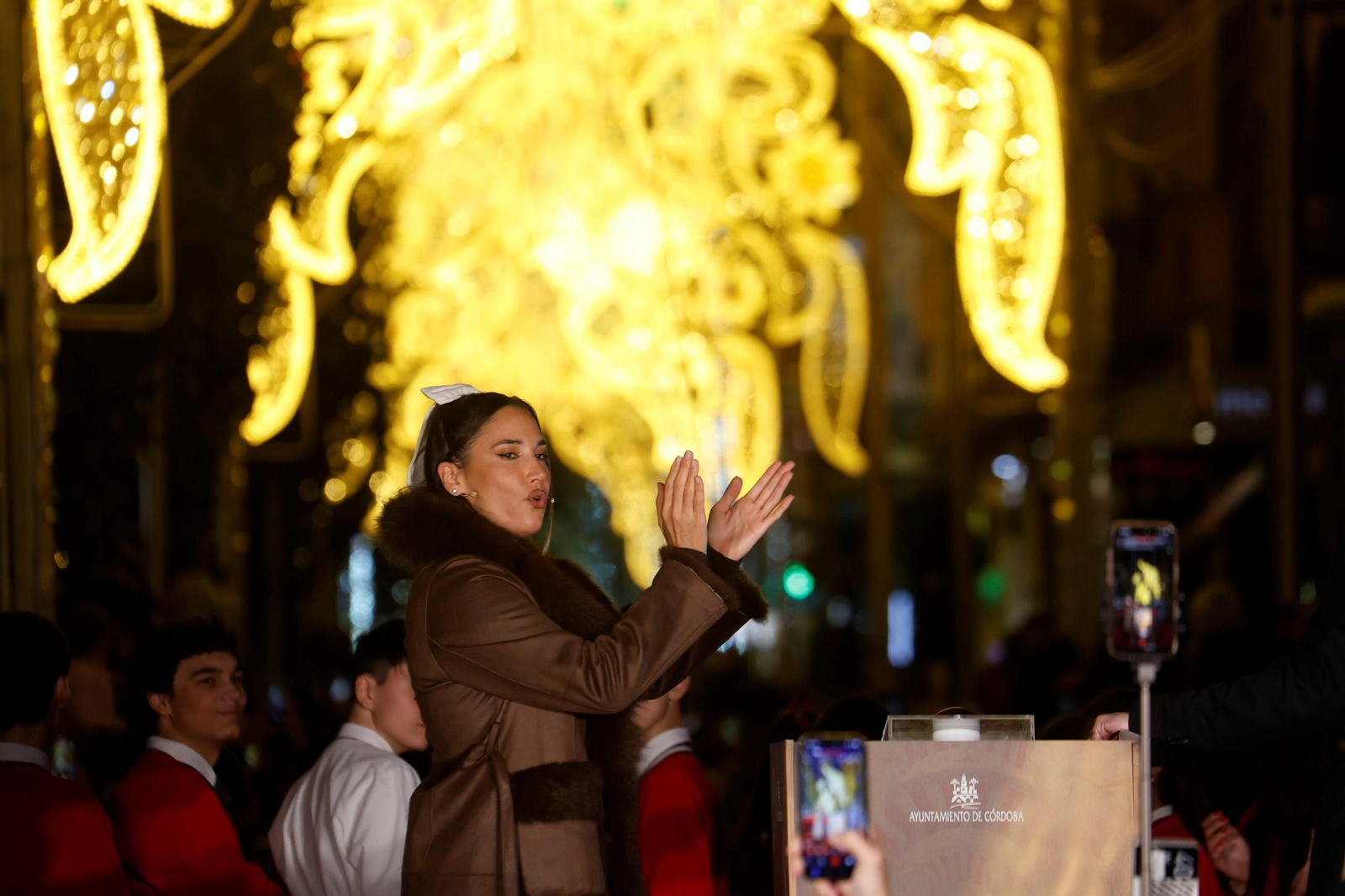 India Martínez inaugura el alumbrado navideño.