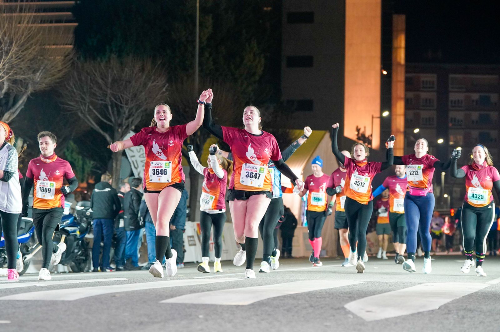 En imágenes: búscate en tu llegada a meta de la Carrera de San Antón 2026 (4)