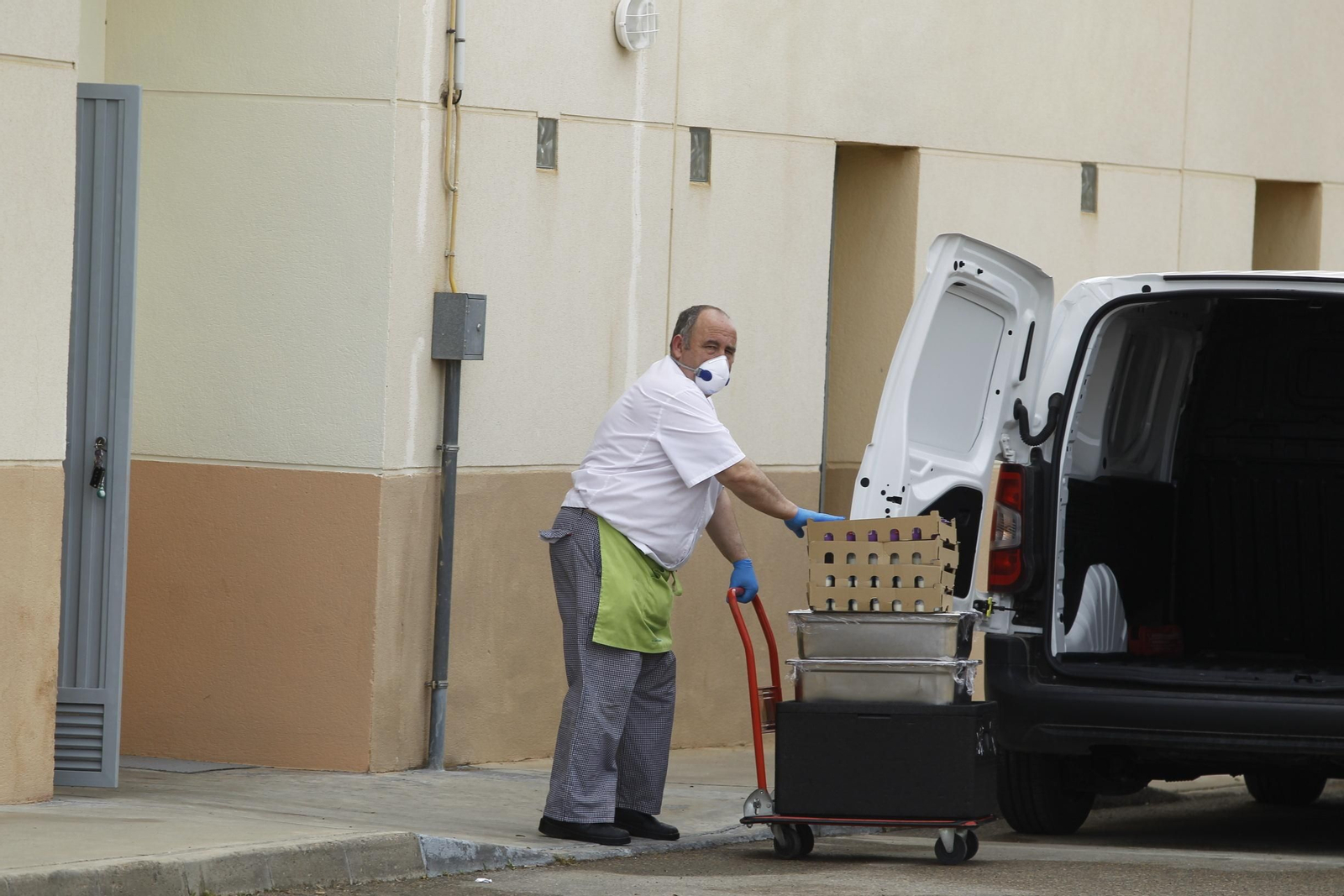 Fotogalería actuación INFOCA y UME por el coronavirus en Almería. Covid-19