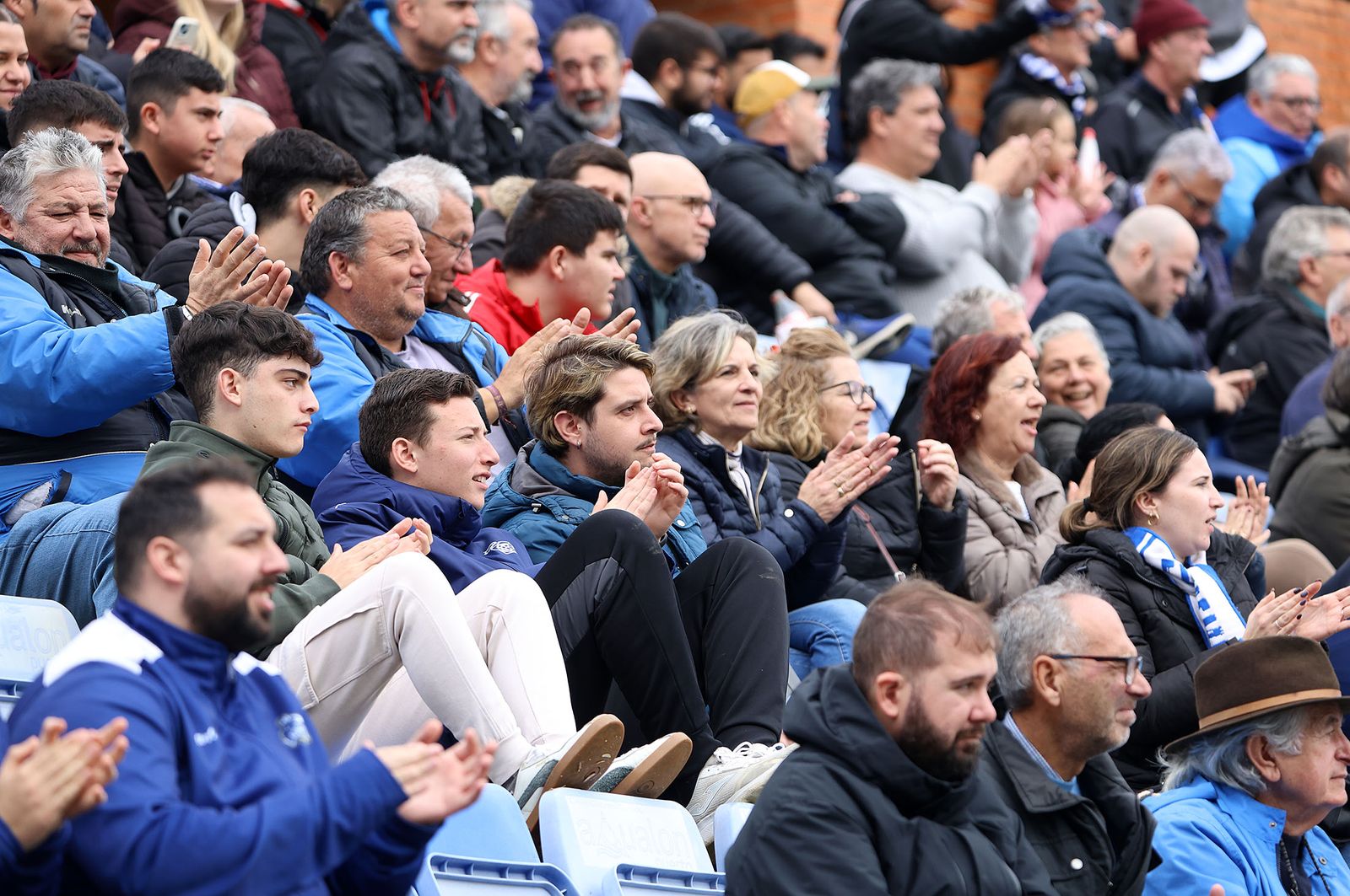 Búscate en las gradas del Nuevo Colombino durante el Recre-Almería B