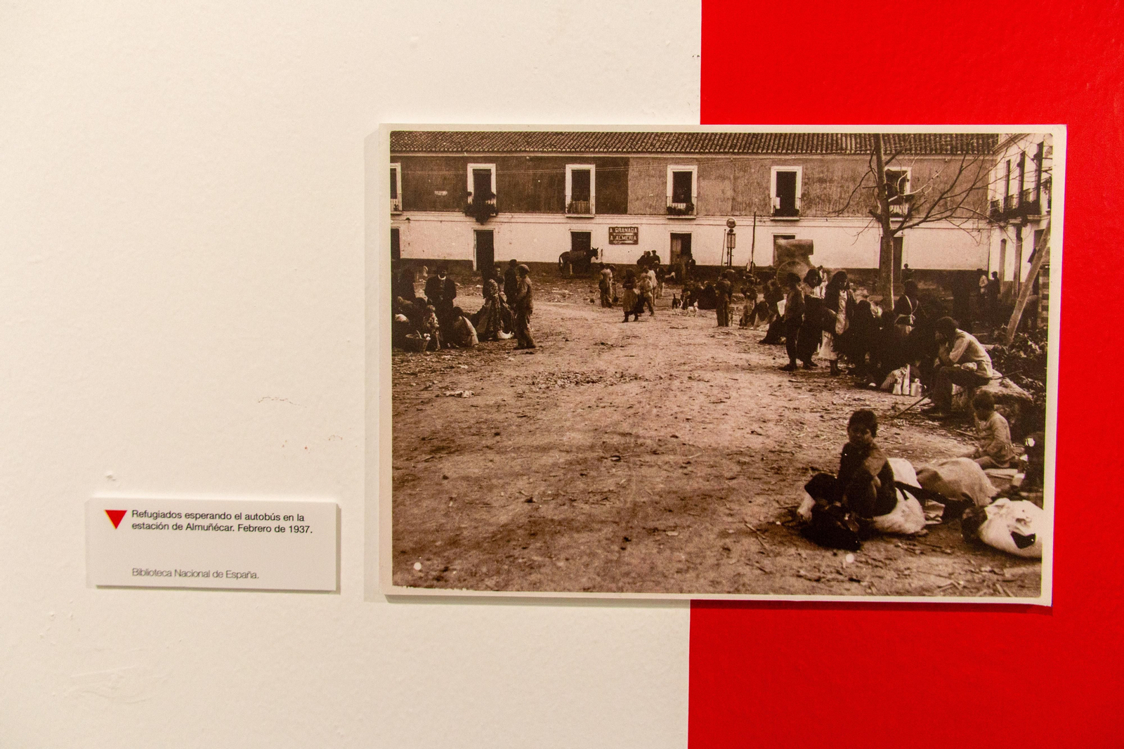 Así es la exposición que recupera la memoria de los granadinos del sur de la provincia