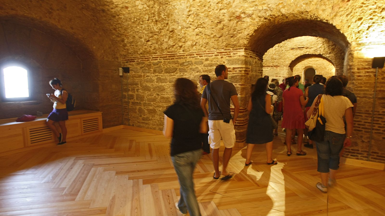 Las casamatas del castillo de San Sebastián, lugar posible para un museo