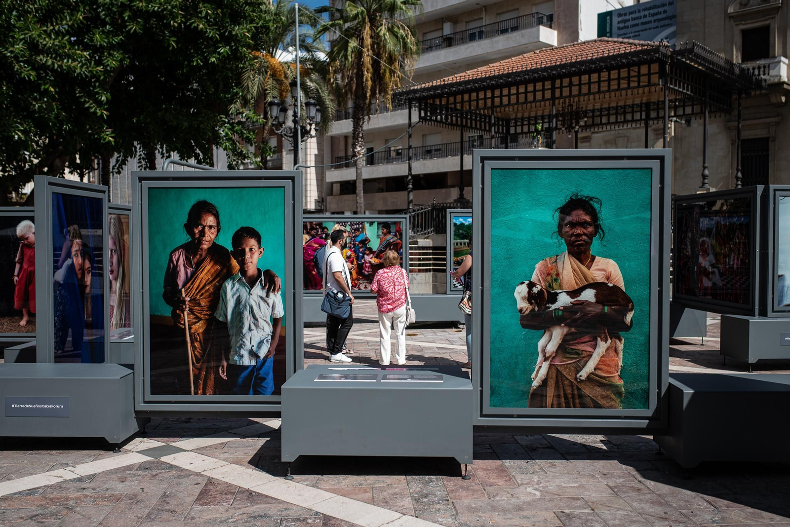 La presentación de la exposición de Cristina García Rodero "Tierra de Sueños" en imágenes