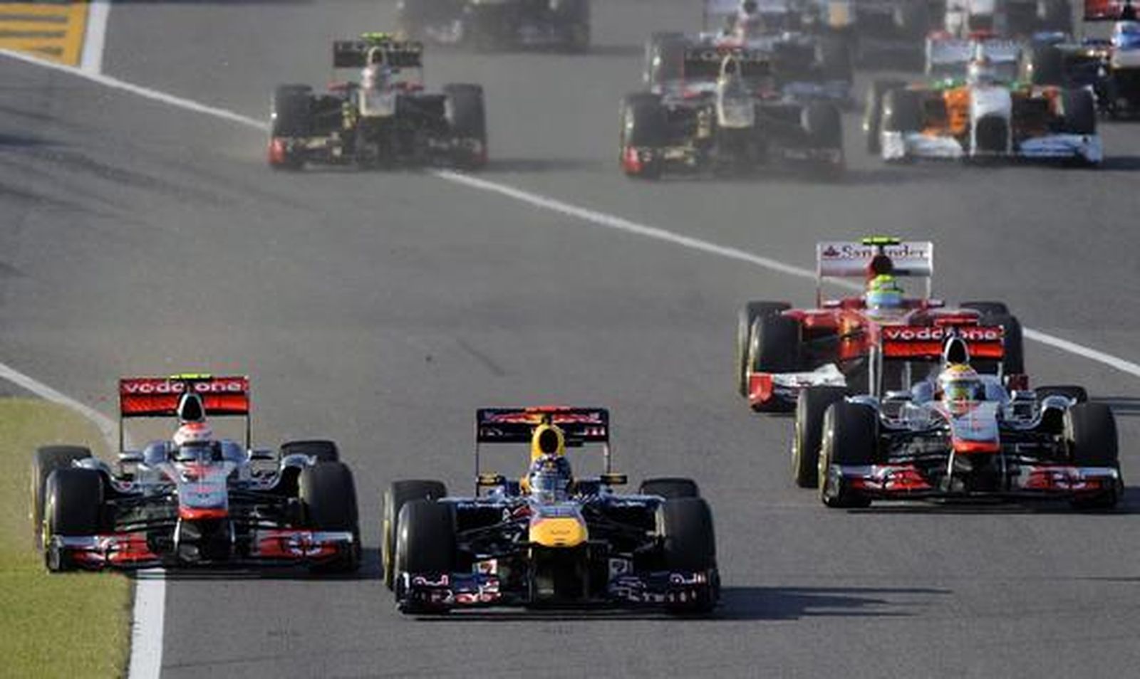 Sebastian Vettel gana en Suzuka su segundo mundial a cuatro carreras del final del campeonato. / EFE