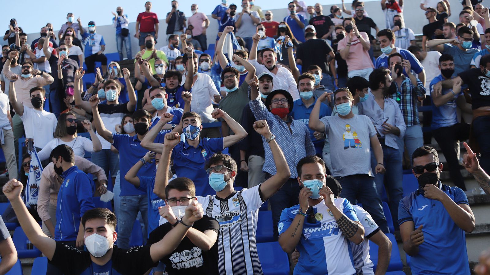 Imágenes del Xerez CD contra el Puente Genil en la Juventud
