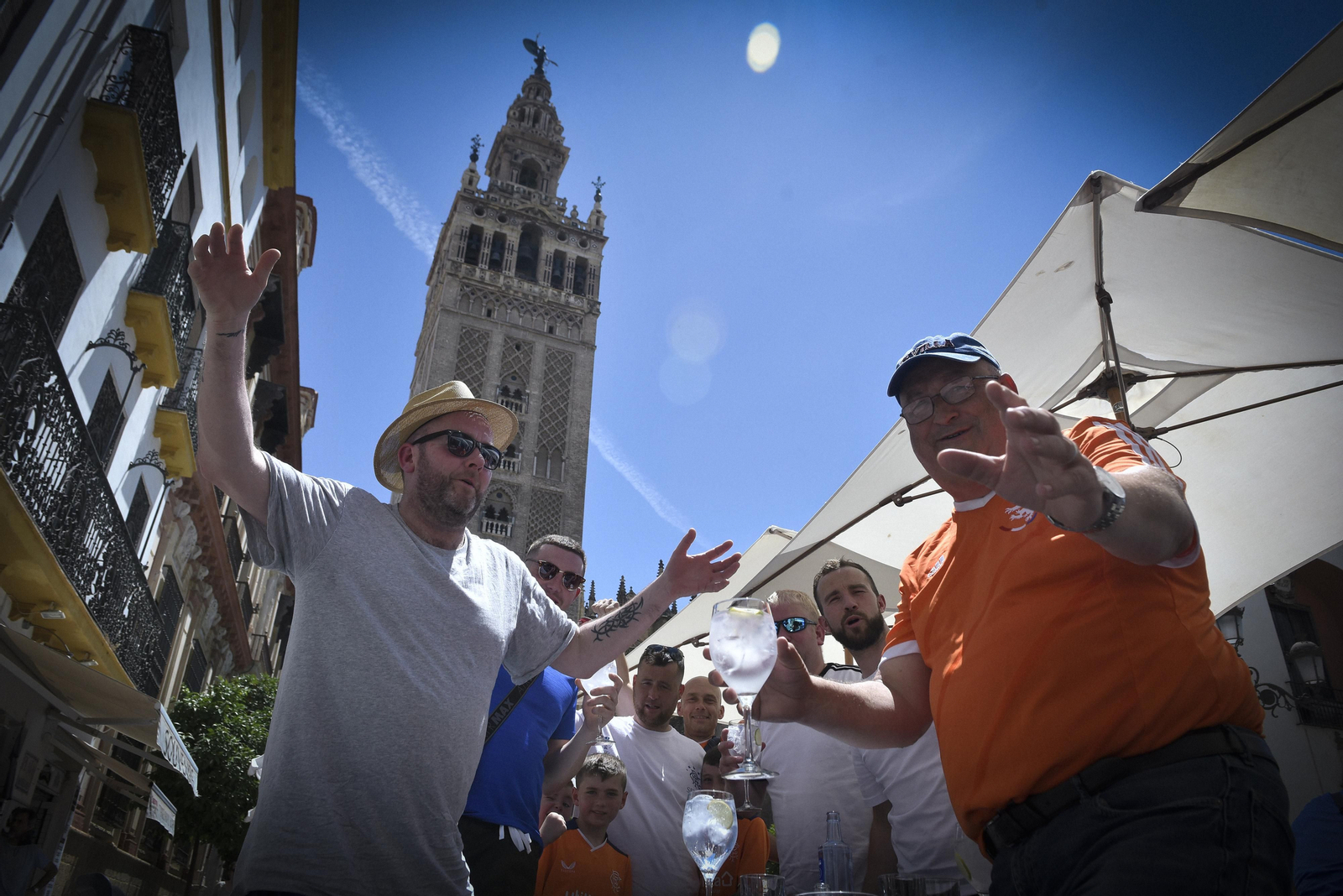 Las imágenes de los hinchas del Eintracht y del Rangers
