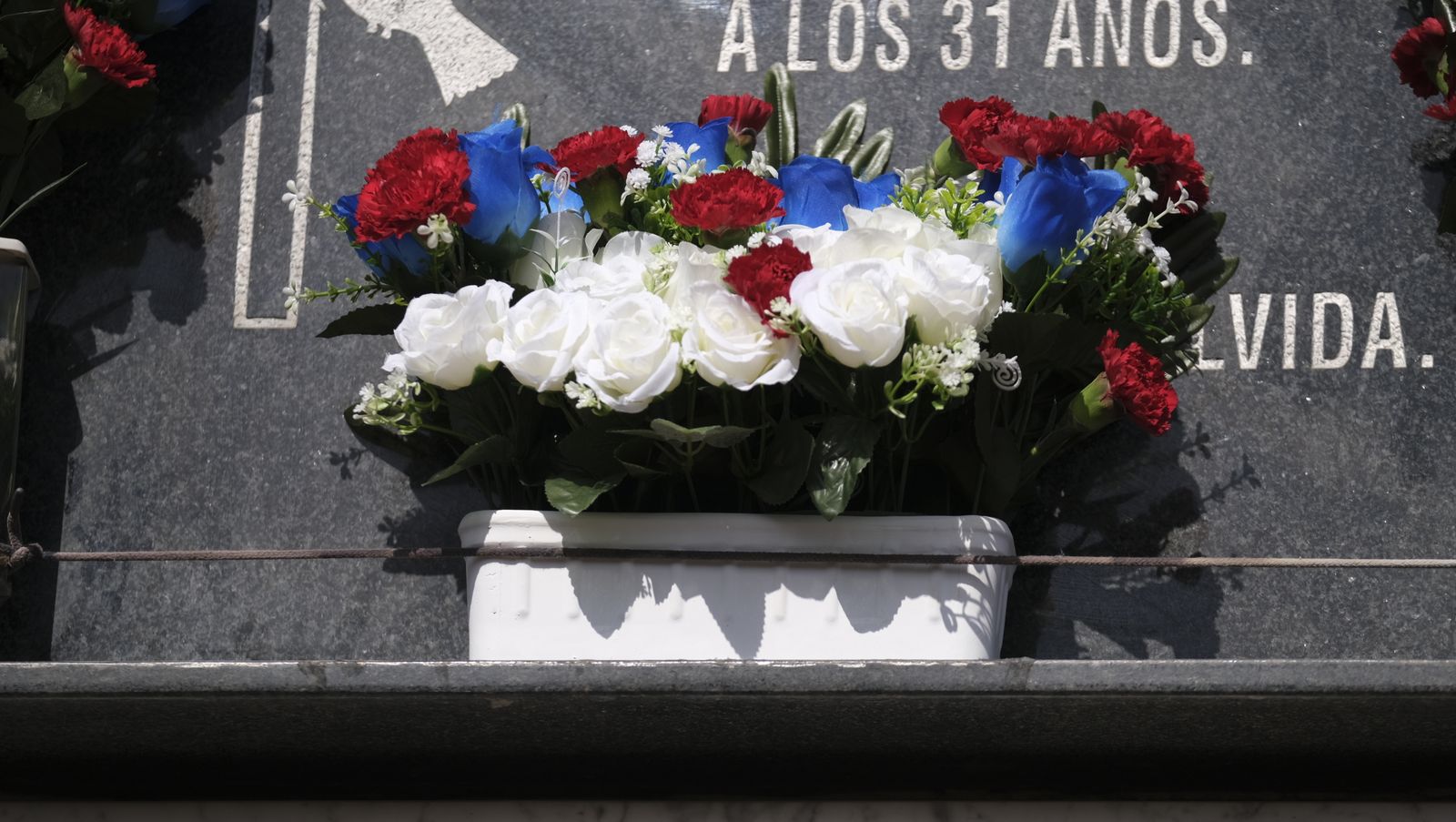 Imágenes del Día de Todos los Santos en el Cementerio de San José de Almería