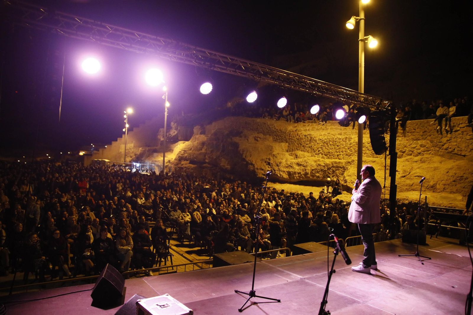 La Noche de las Candelas del Mesón Gitano de Almería, en imágenes