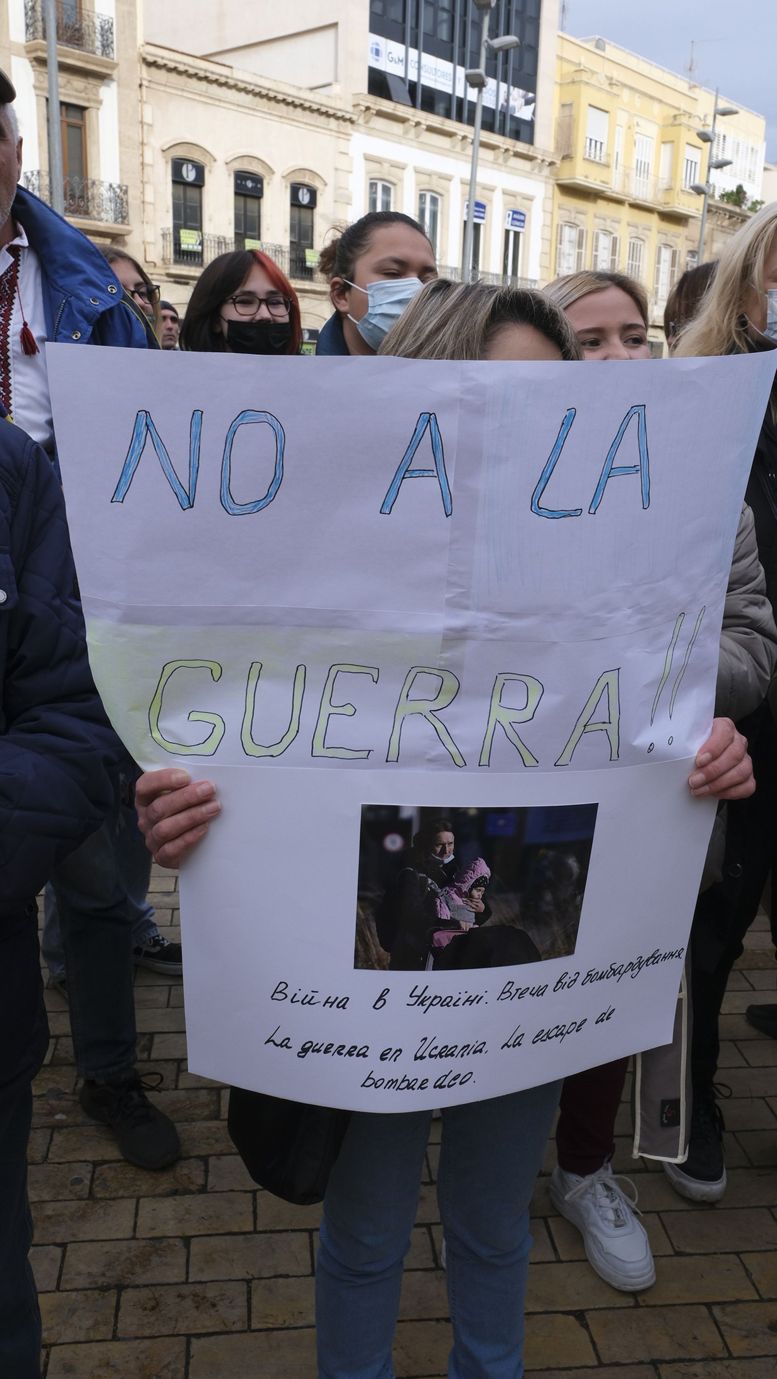 Fotogalería de las protestas contra la invasión rusa en Ucrania. Almería.
