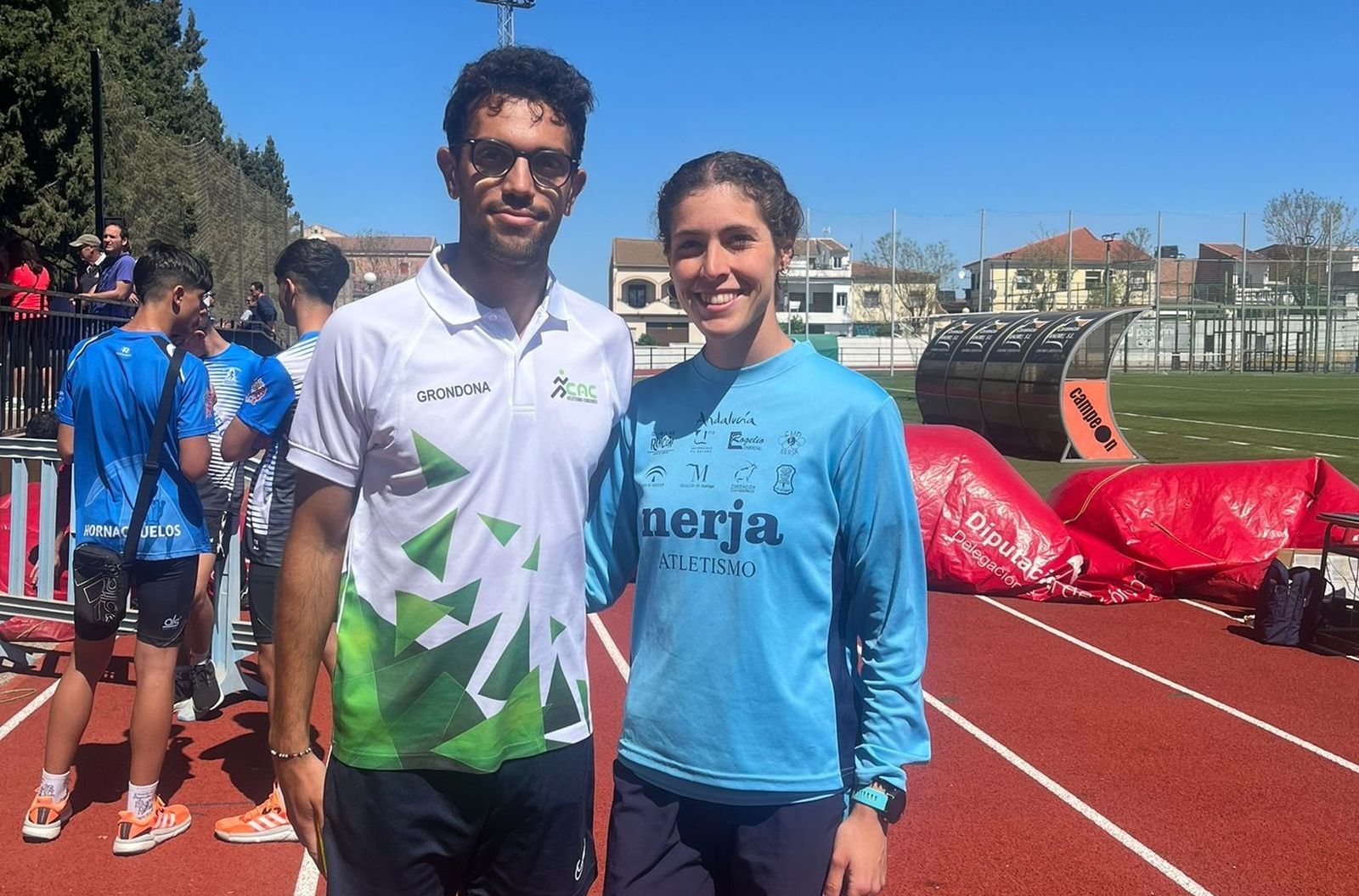 Juan Ignacio Grondona y María del Mar Marqués posan tras su triunfo en La Rambla.