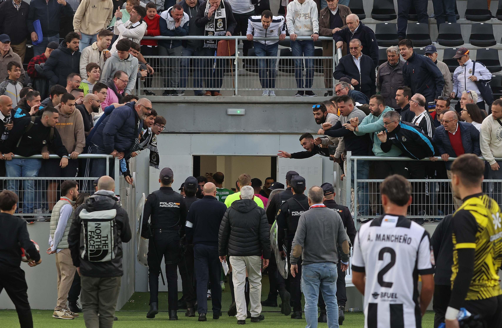Las mejores fotos del Balona - San Roque de Lepe de Segunda RFEF