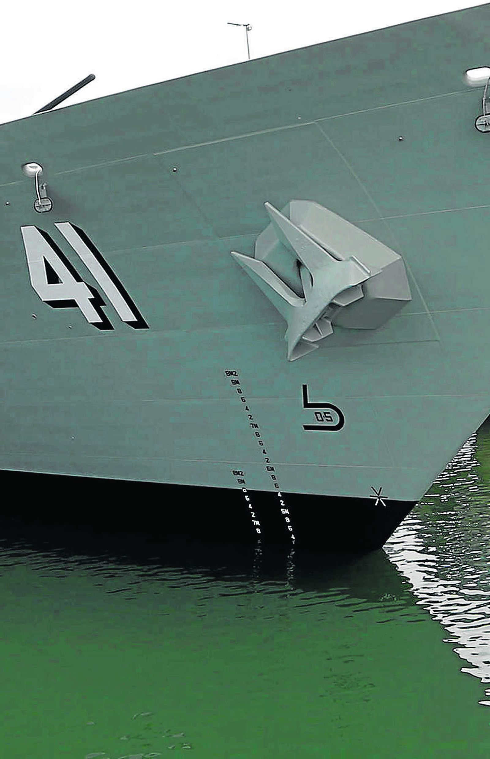 Un barco para una polémica