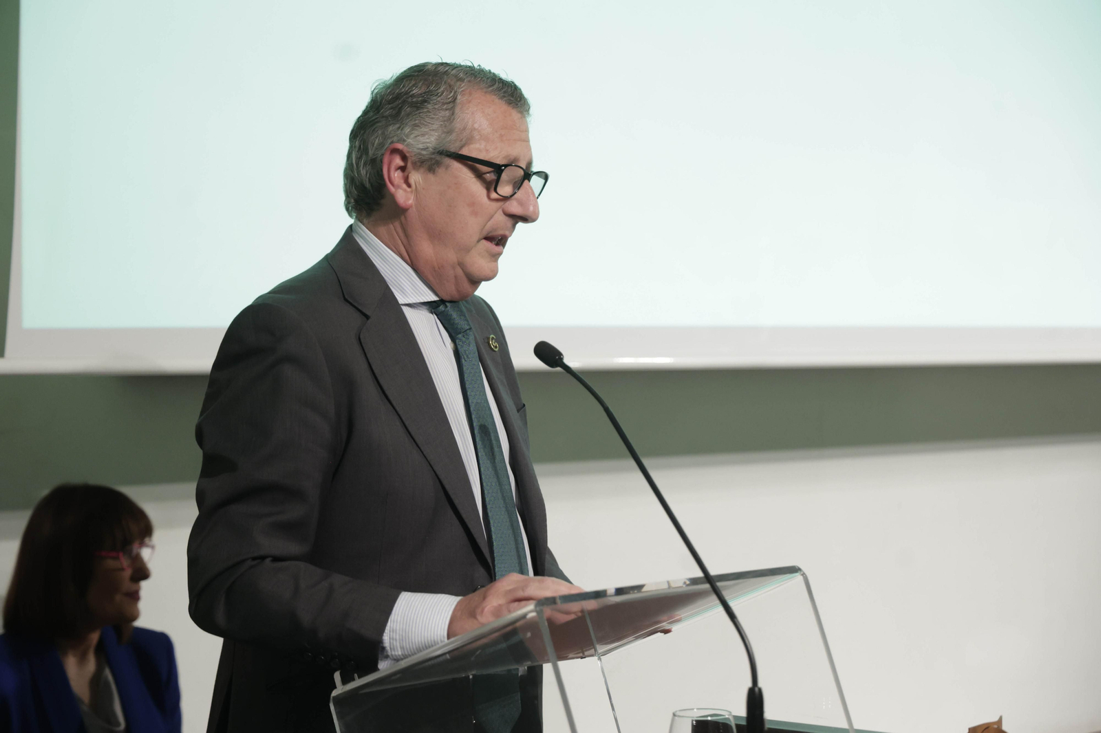 EL presidente de la Asociación Española Contra el Cáncer en Sevilla, Jesús Maza Burgos.