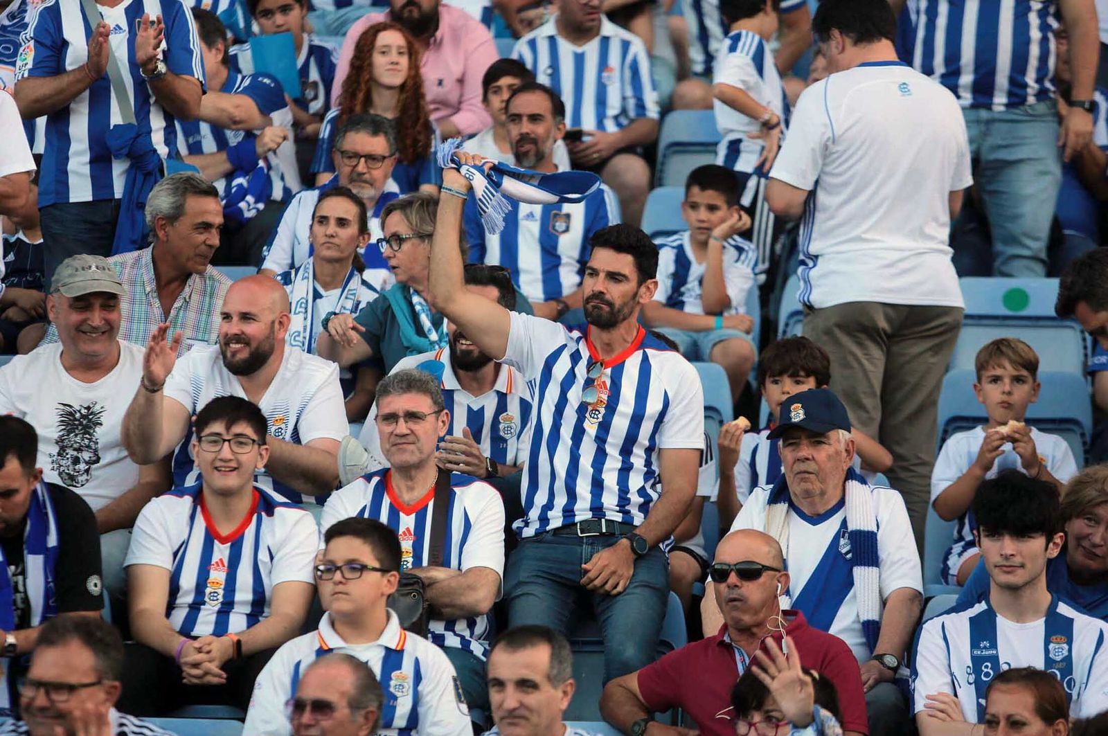 Imágenes del ascenso del Recreativo de Huelva contra el Cacereño