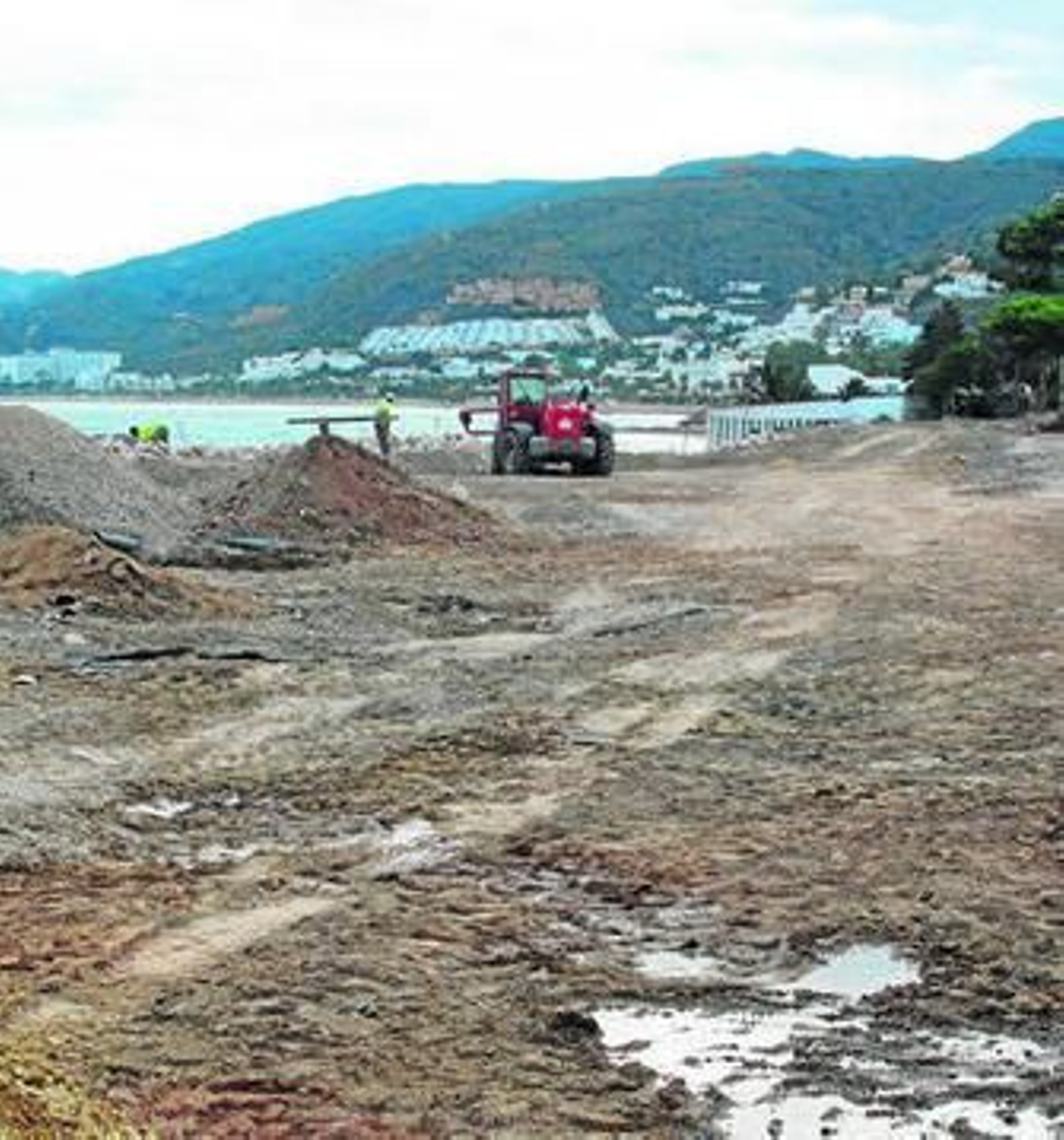 Casi un millón de euros para que calles y playas estén como los 'chorros de oro'