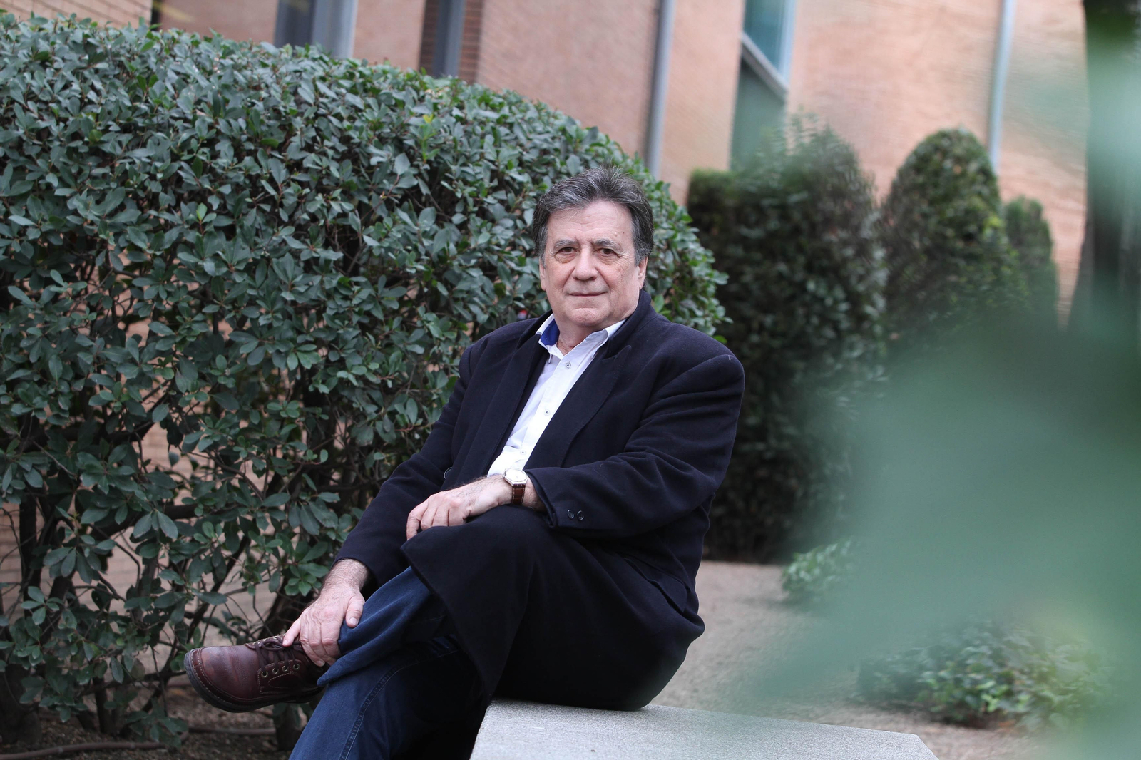 El escritor Luis Landero (Alburquerque, Badajoz, 1948).