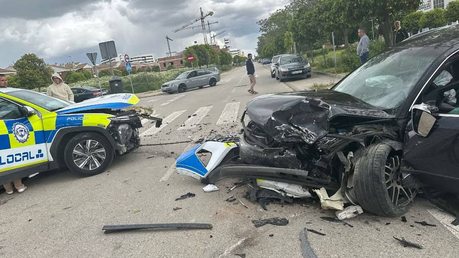 Así quedó el vehículo que conducía el Nano tras ser interceptado por los agentes.