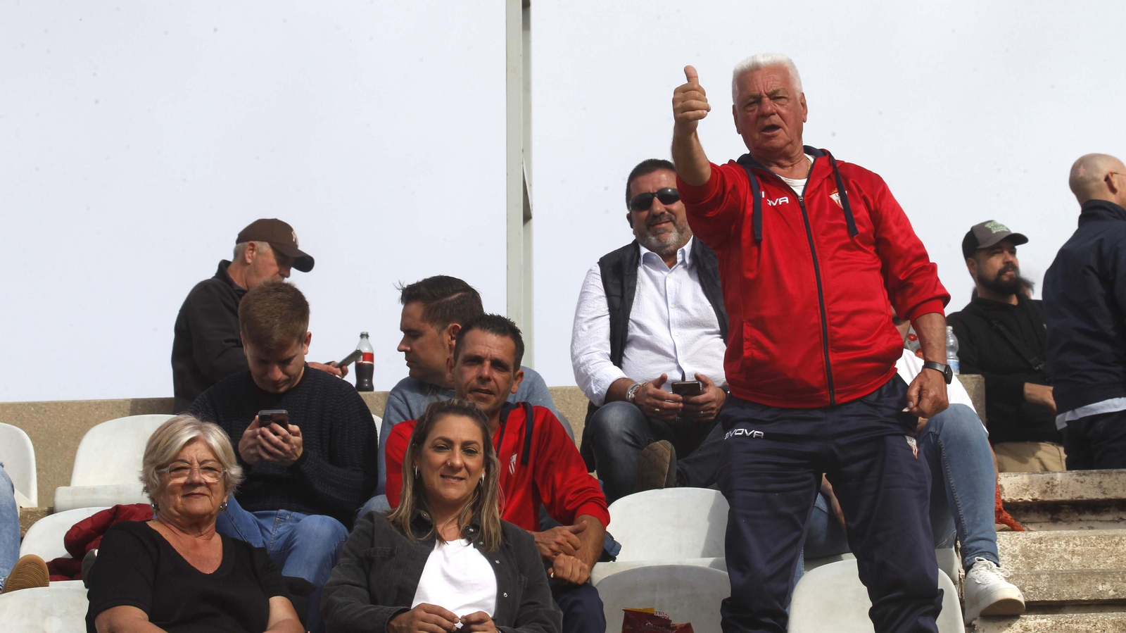 Búscate en el Algeciras CF  - Linares de Primera Federación