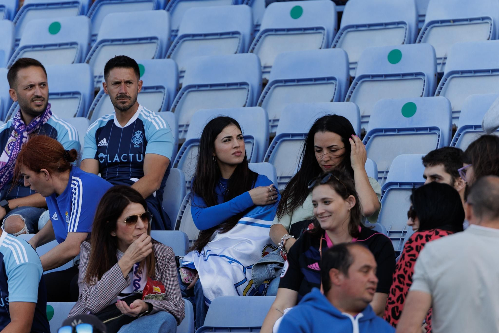 Las mejores imágenes de la afición del Recre en el partido contra la Segoviana