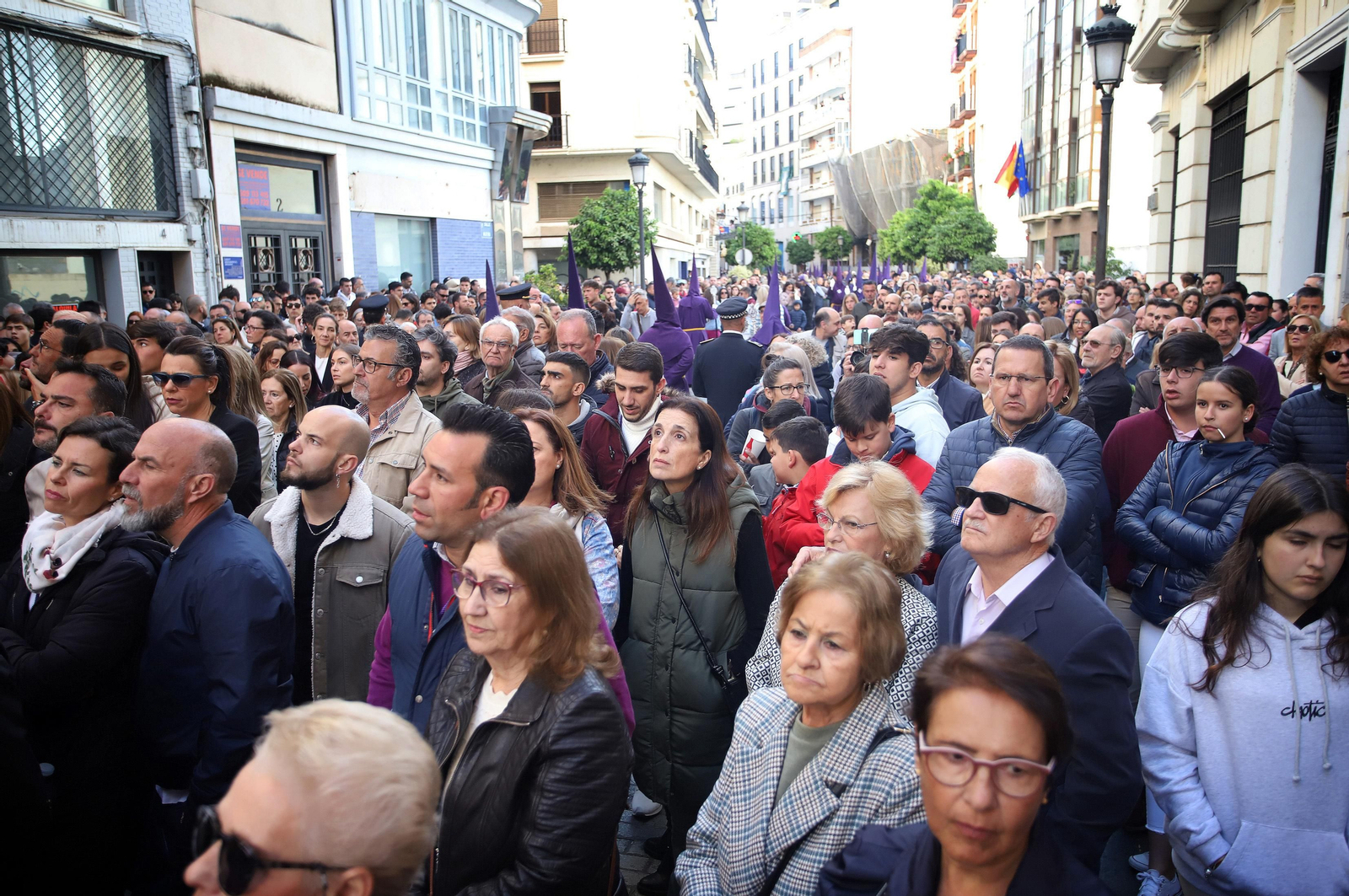 La Hermandad El Nazareno en la madrugá de la Semana Santa de Huelva 2023, en imágenes