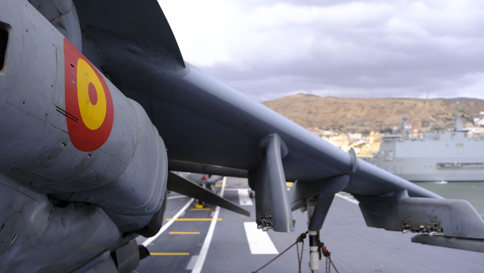 Fotogalería de la visita al portaaviones Juan Carlos I. Puerto de Almería.