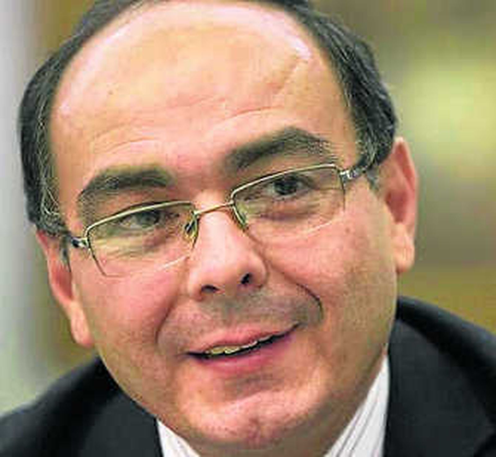 El embajador posa en el hotel sevillano en el que se desarrolló la entrevista, el pasado jueves.