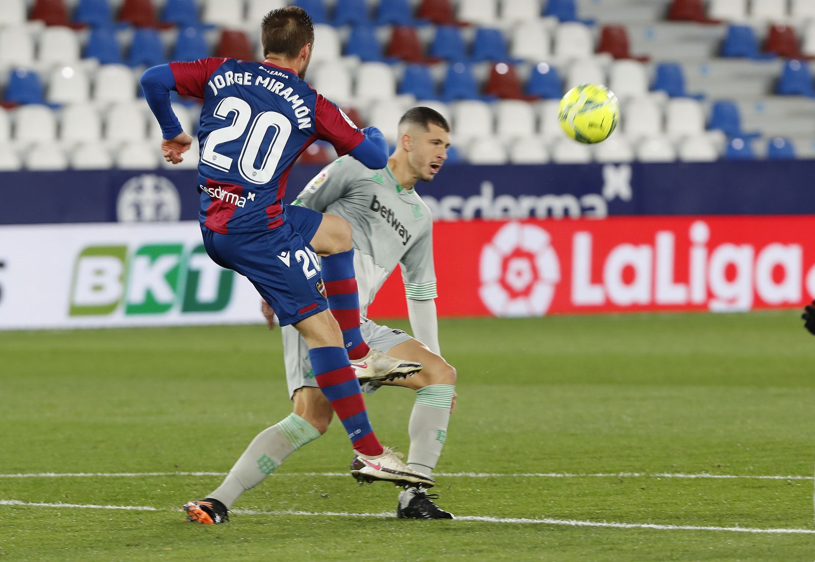 Las imágenes del Levante - Betis