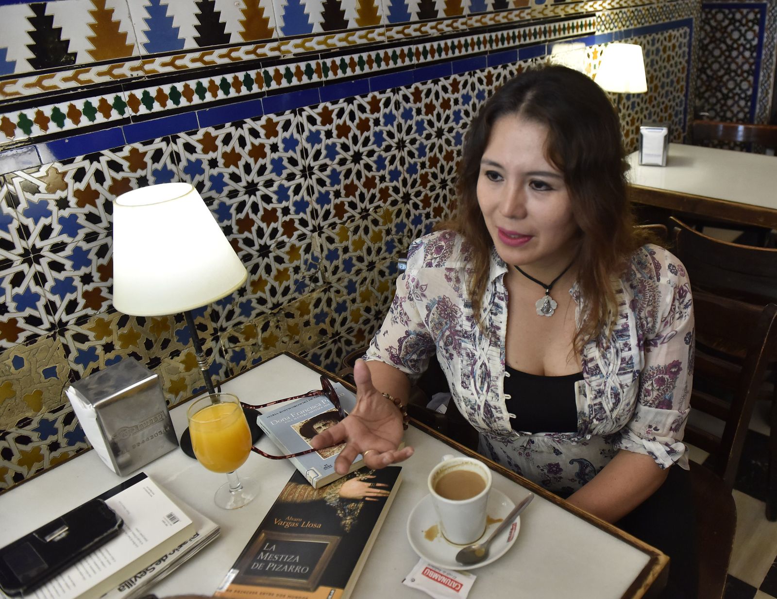 Maribel Alarcón durante la entrevista.