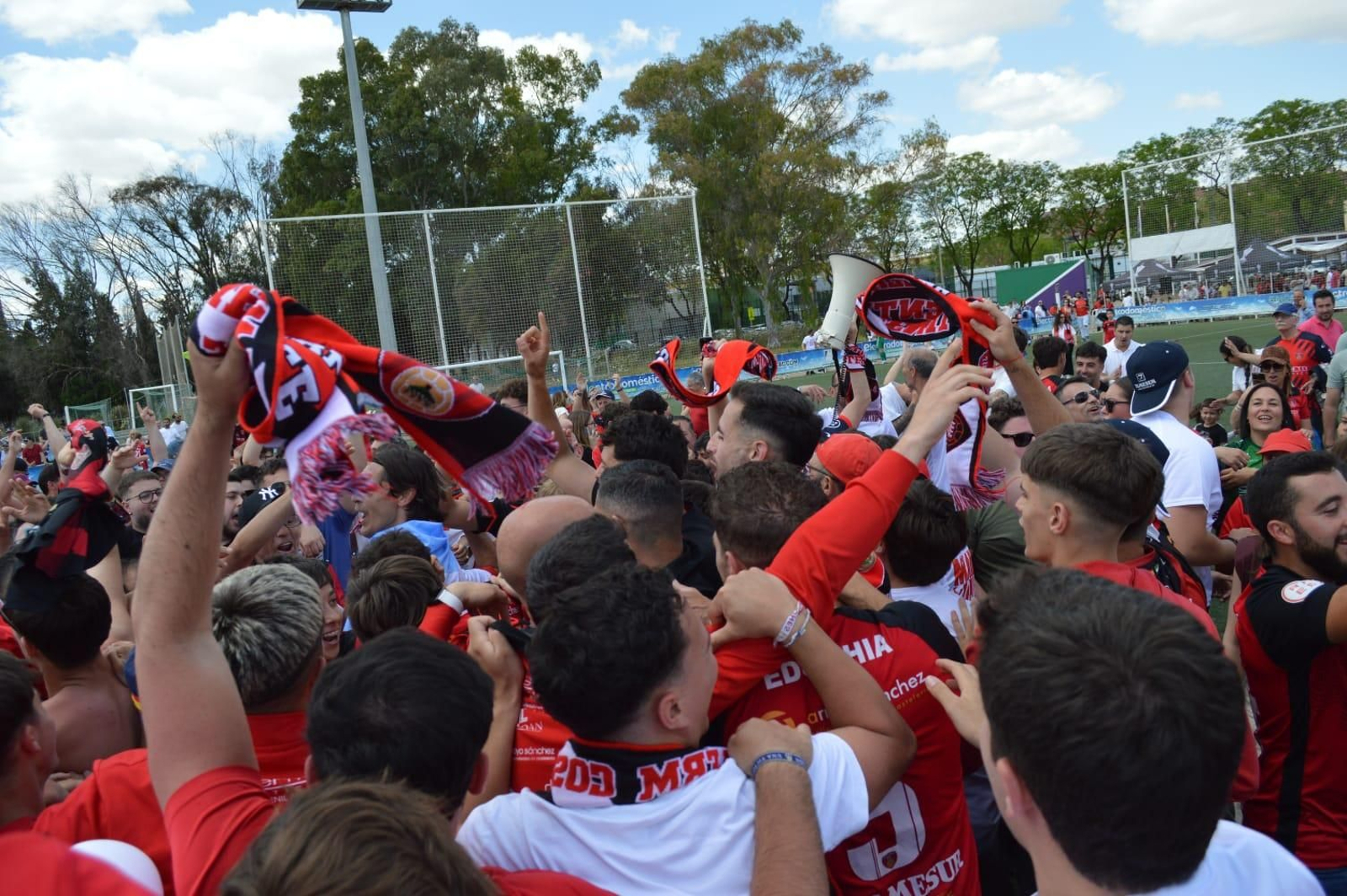 Las mejores fotos del ascenso del Salerm Puente Genil a Segunda Federación