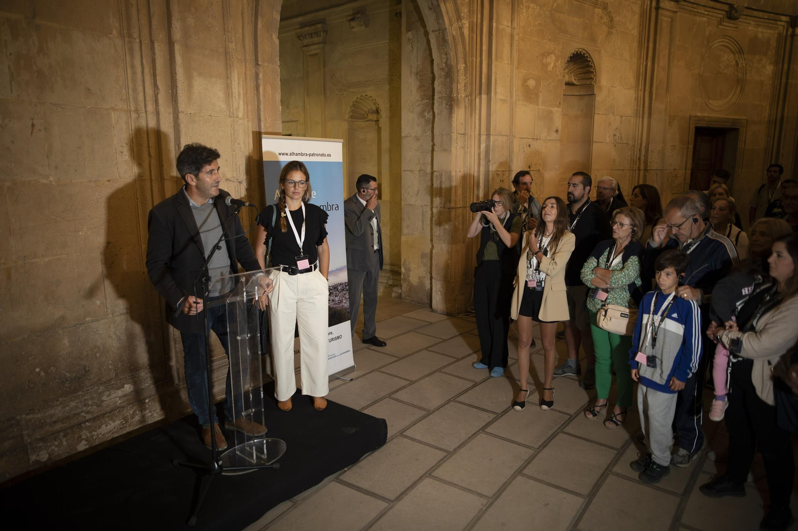 Así es visitar La Alhambra durante el amanecer