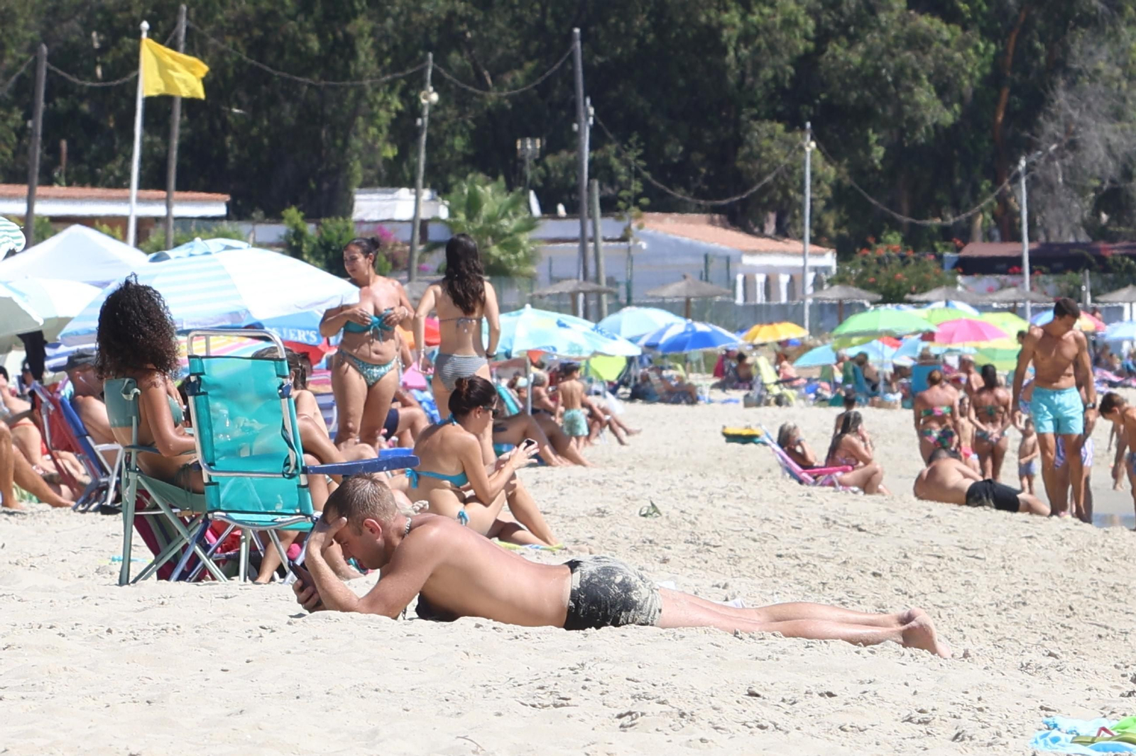 Las fotos del último domingo de playa de agosto en el Campo de Gibraltar