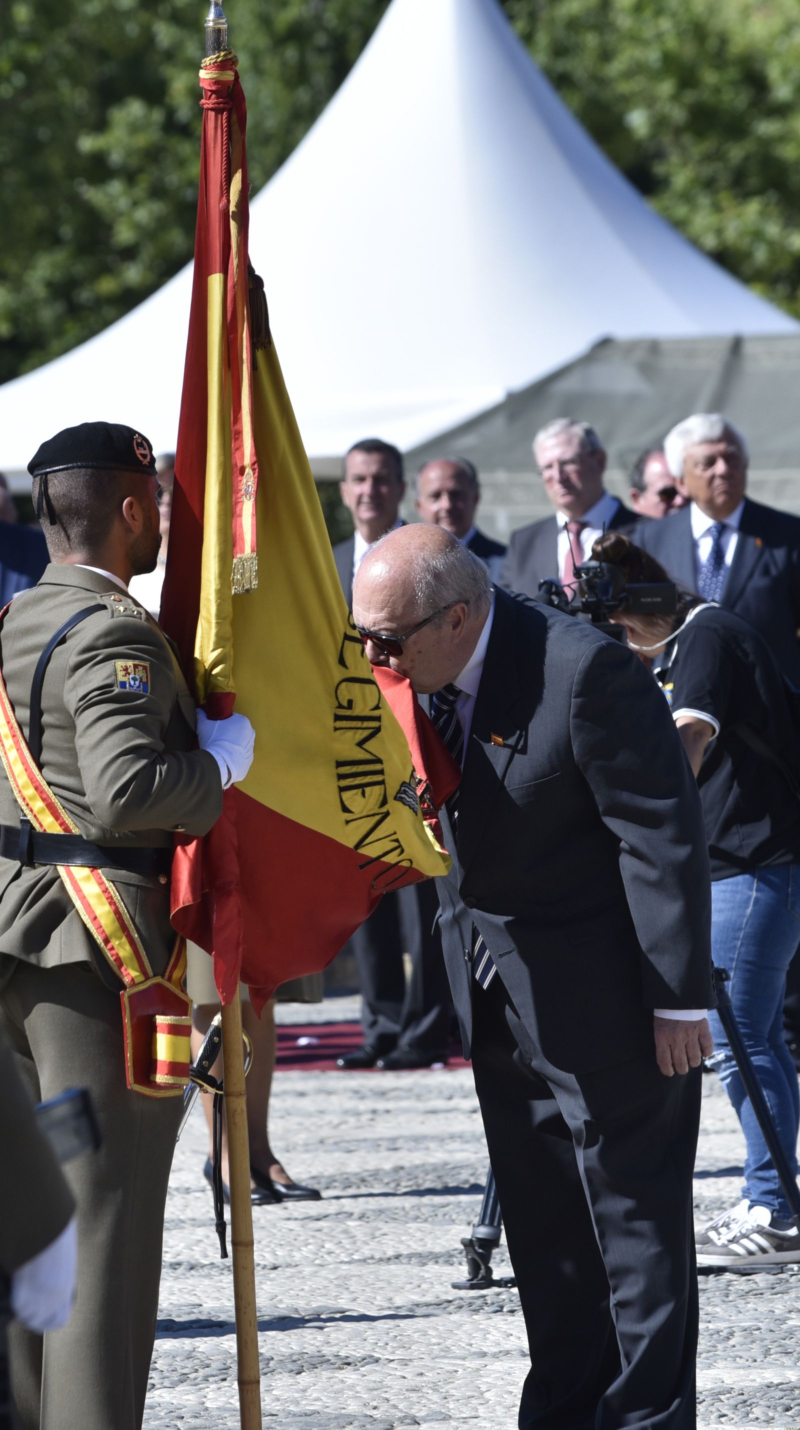 Las imágenes de la jura de bandera la Plaza de España