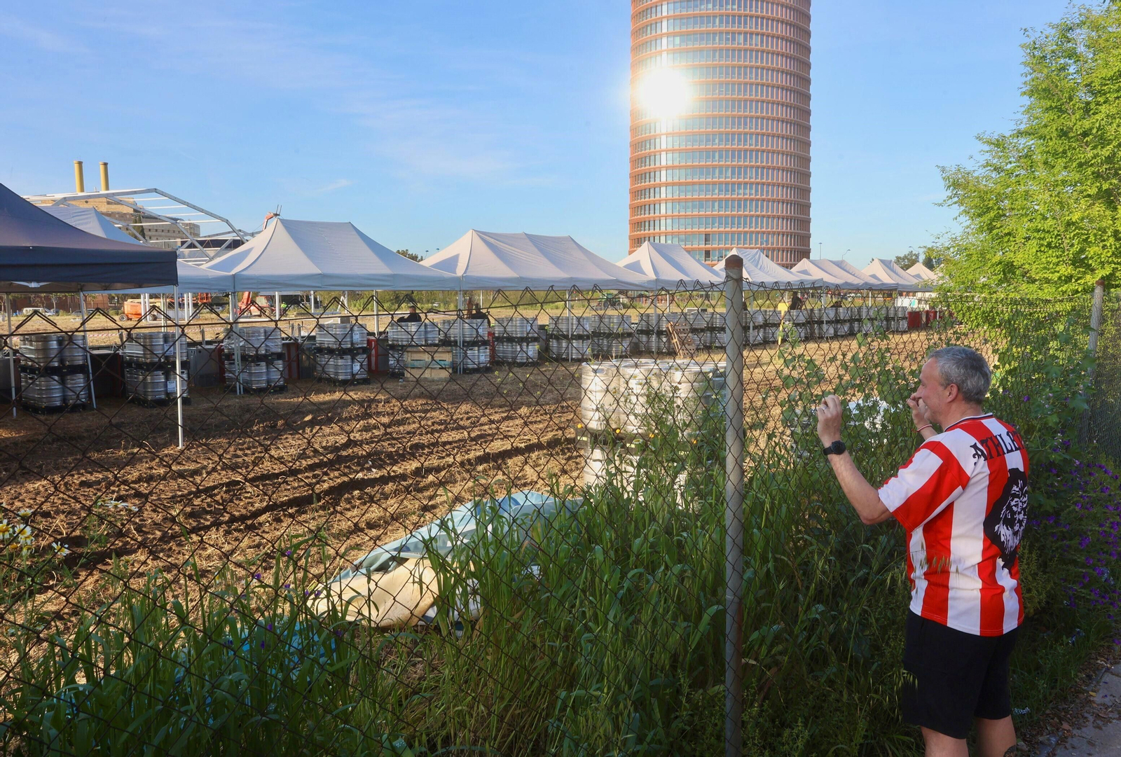 Las fotos de la barra de la fanzone del Athletic en Sevilla