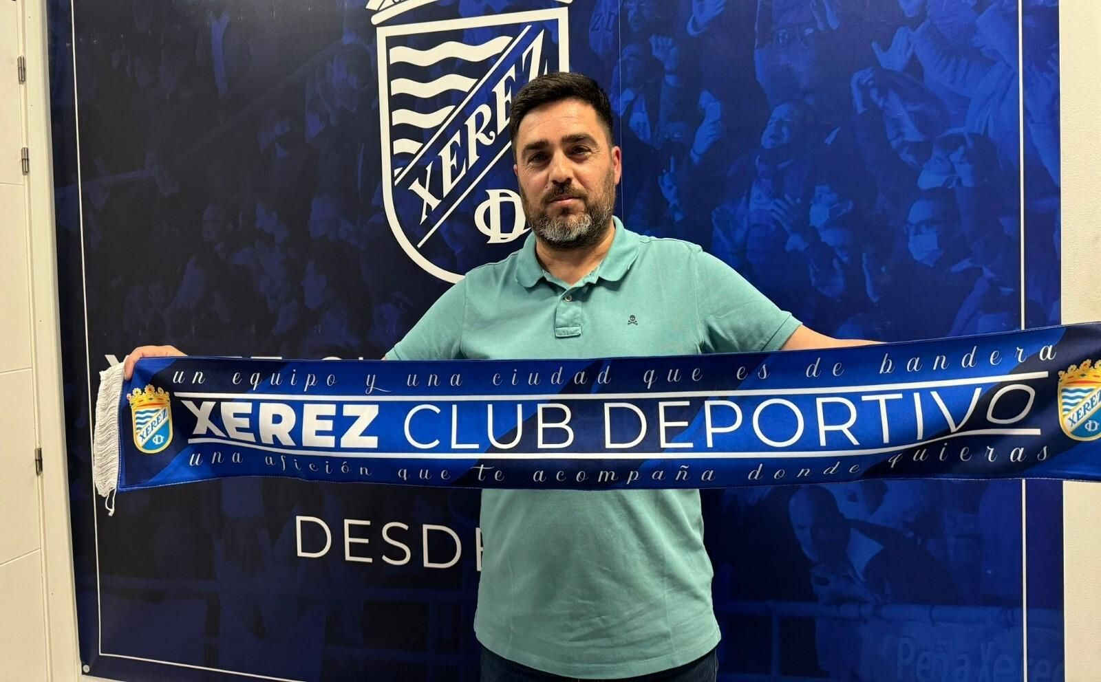 Toni López vuelve al Xerez CD tras entrenar hasta hace unas semanas al Trebujena. Toni López vuelve al Xerez CD tras entrenar hasta hace unas semanas al Trebujena.