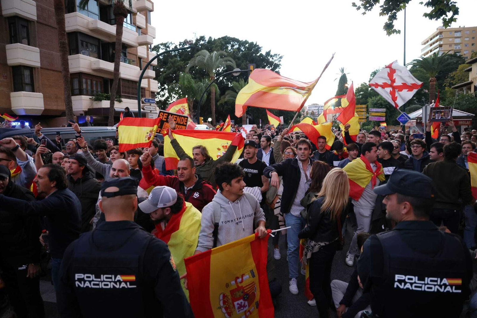Las fotos de la protesta en Málaga contra Pedro Sánchez y la amnistía Las fotos de la protesta en Málaga contra Pedro Sánchez y la amnistía