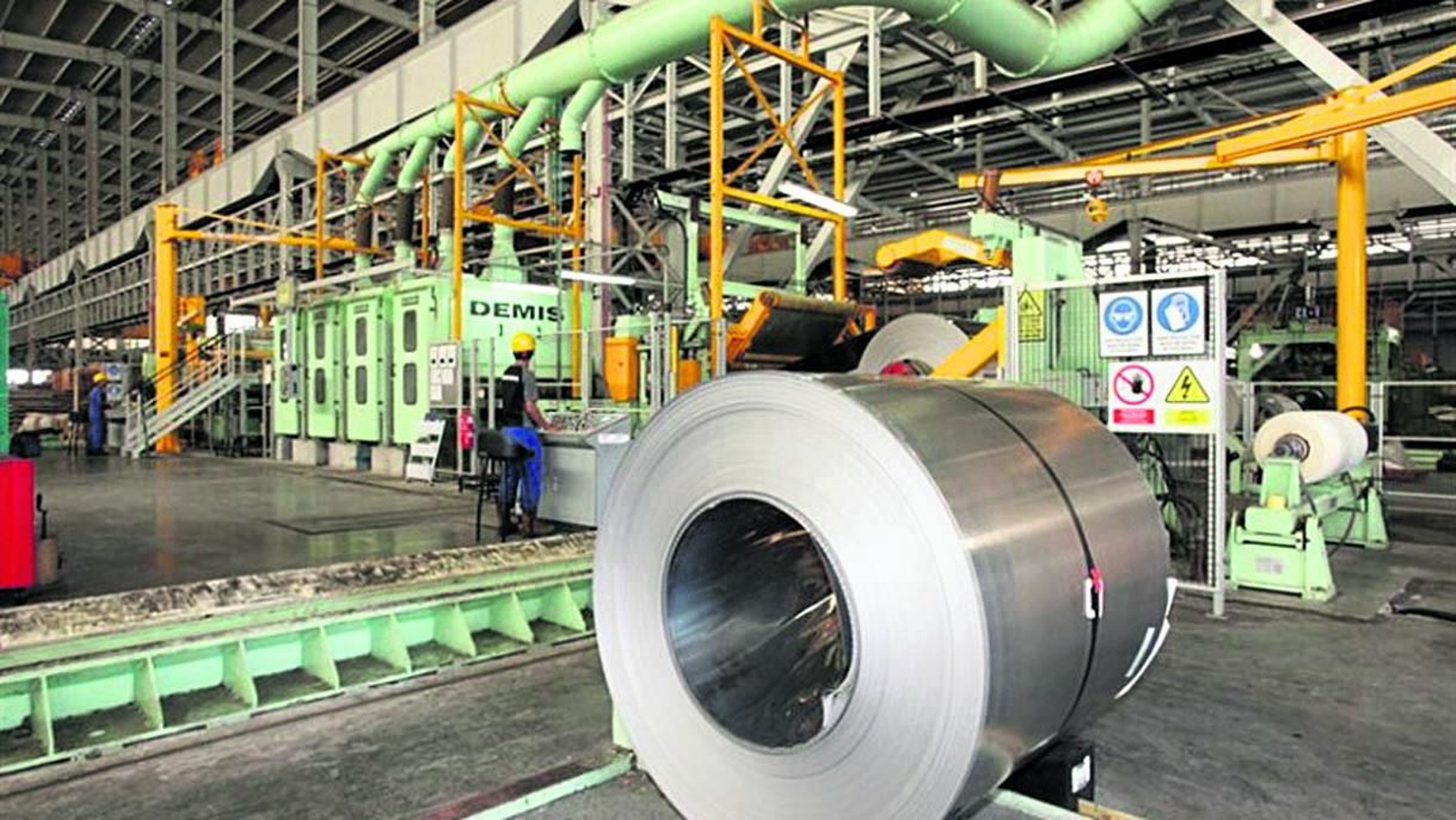 Interior de la factoría de Acerinox Europa, en Palmones.