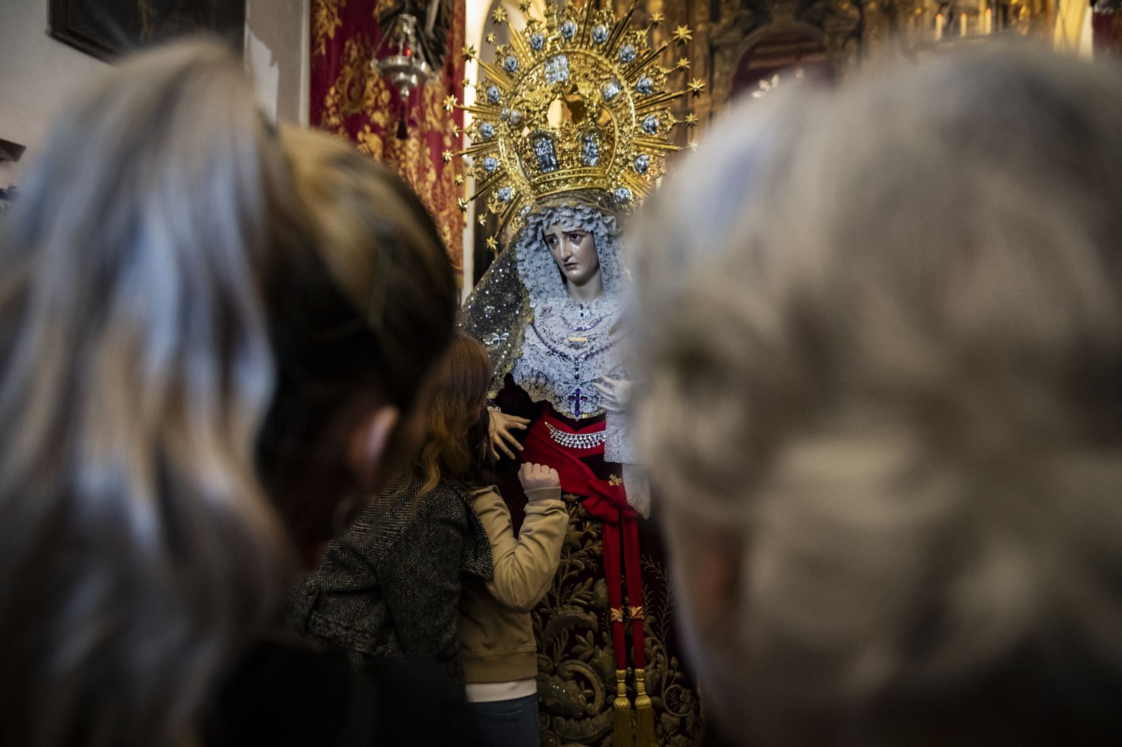 Imágenes de los besapiés y besamanos del Primer Domingo de Cuaresma en Jerez