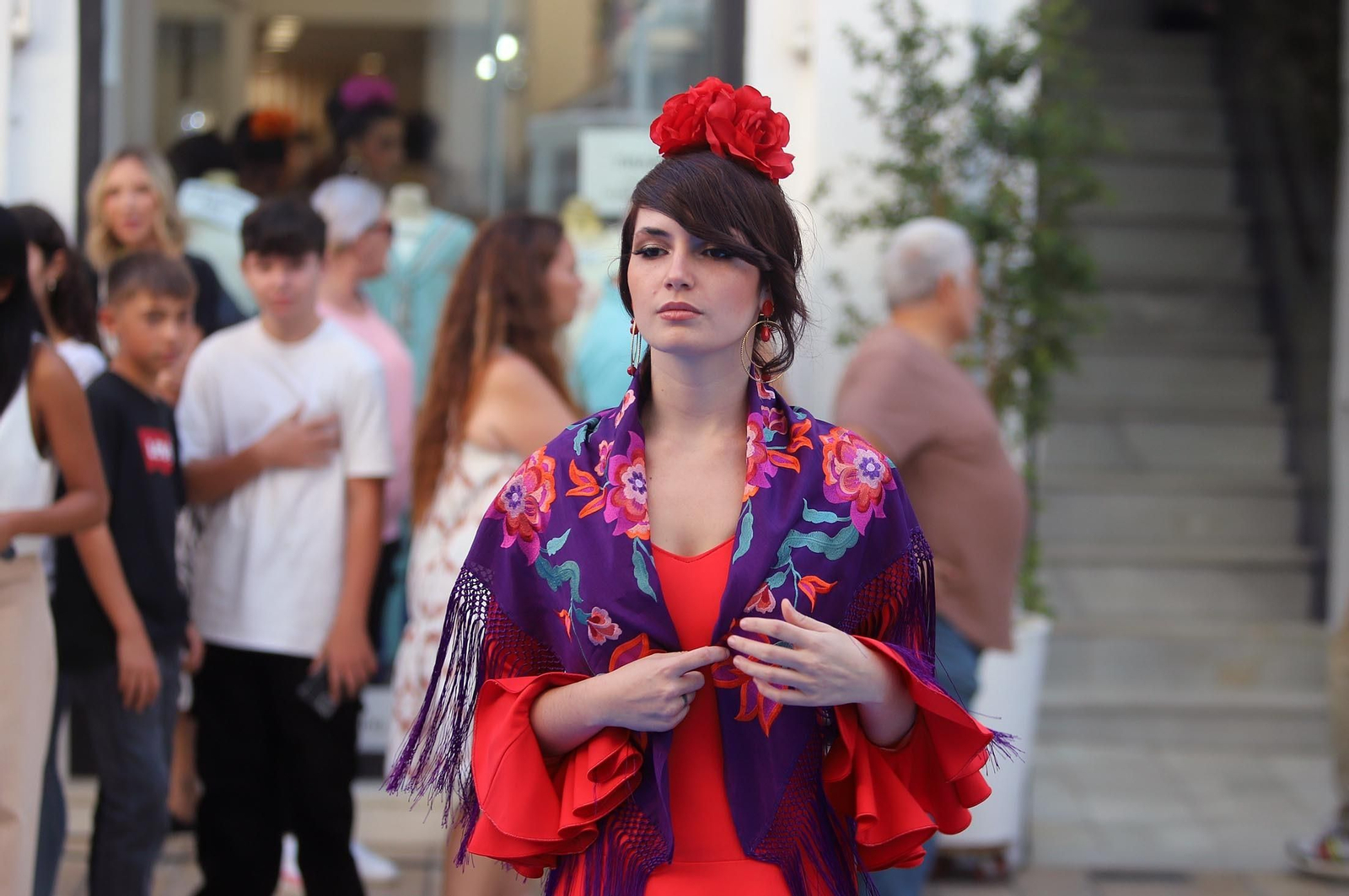 Imágenes de Huelva en blanco y azul, la noche del comercio