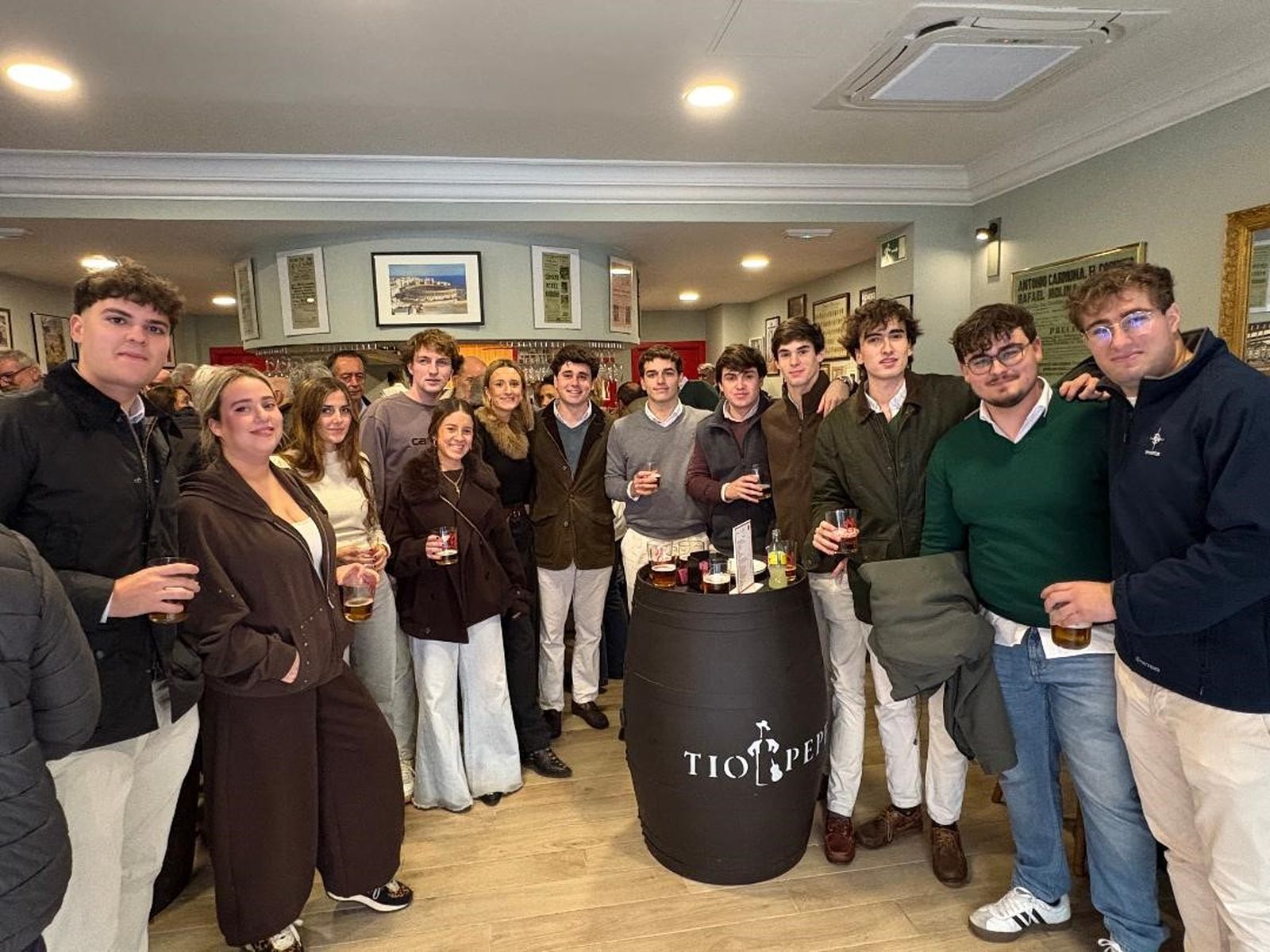 Antonio Graván, Luna Rodríguez, Lucía Amaya, Maite Franco, Eduardo Sánchez Vallejo, Elena Patón, Juan José Moreno, José Luis Pajuel, Guillermo Rendón, Pancho Canales, Fernando Pérez Rendón y Juan Carlos Carmona.