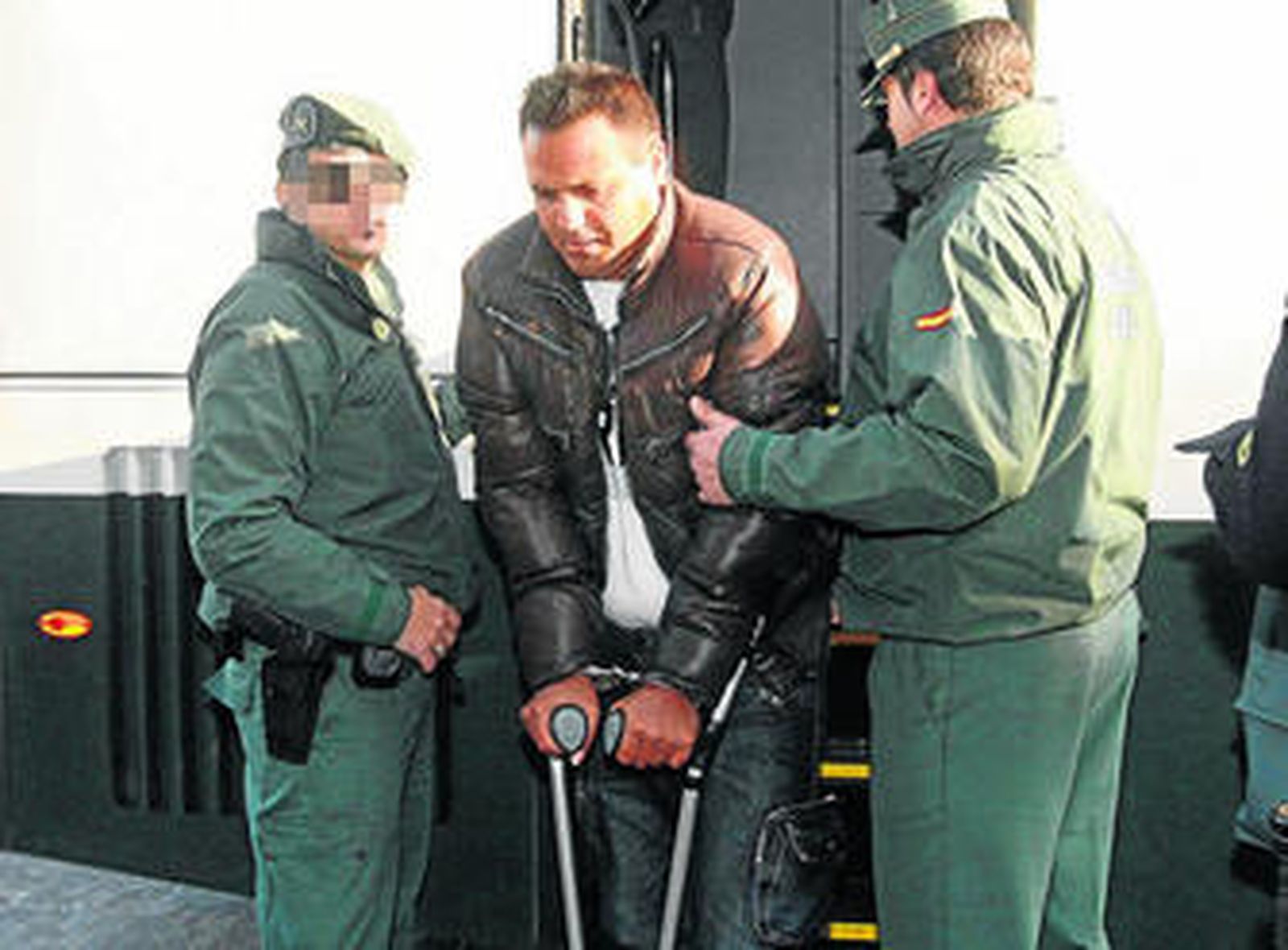 Francisco Flores, ayer, a su llegada a los juzgados de Cádiz.