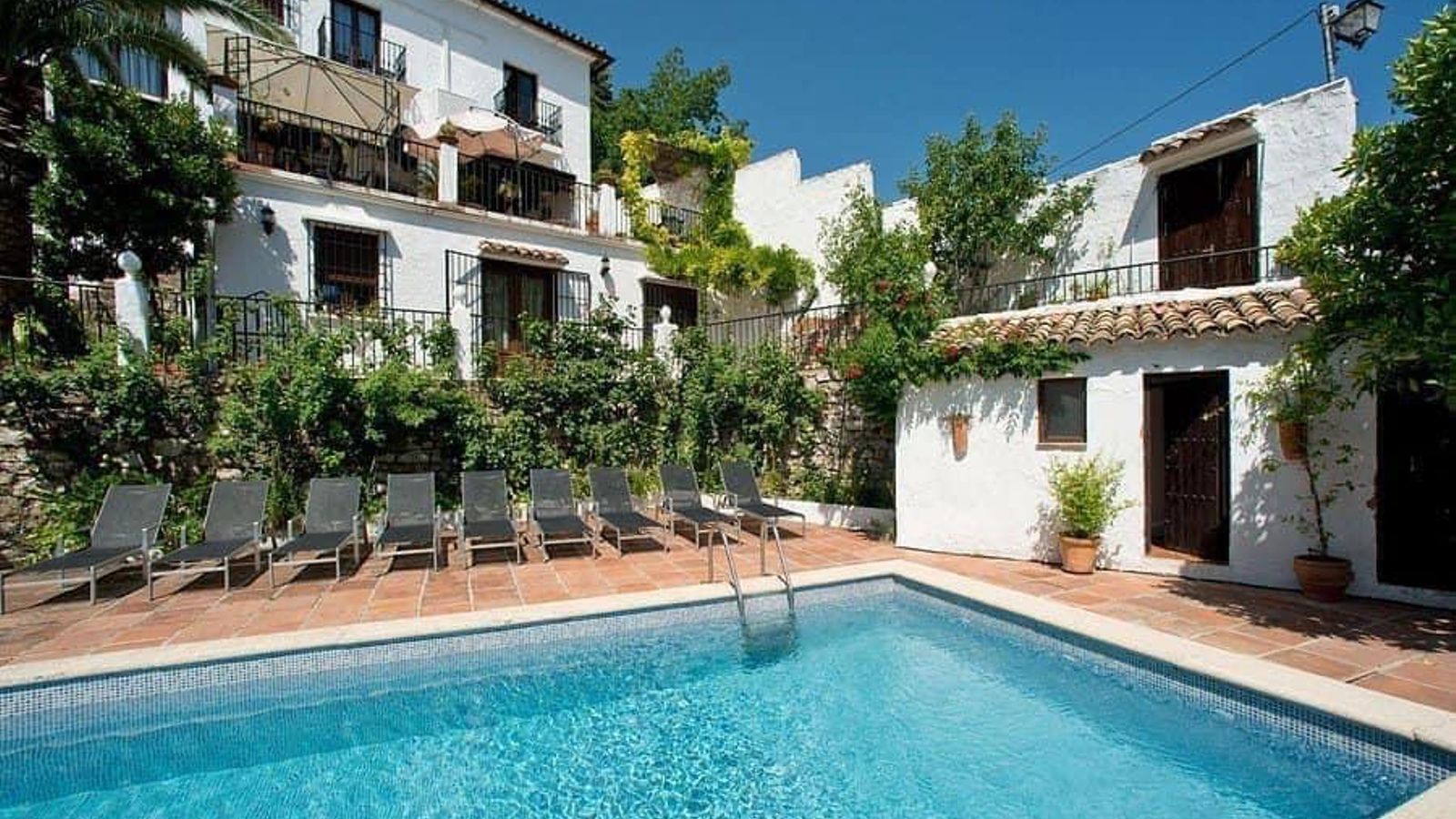 Piscina alojamiento La Mejorana