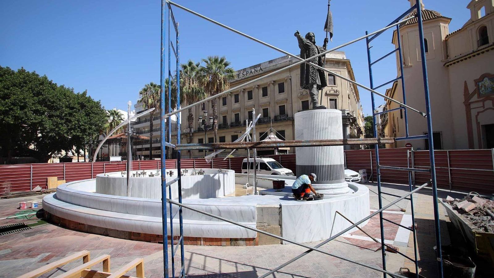 Estado en el que se encontraba este jueves la fuente de la Plaza de las Monjas.
