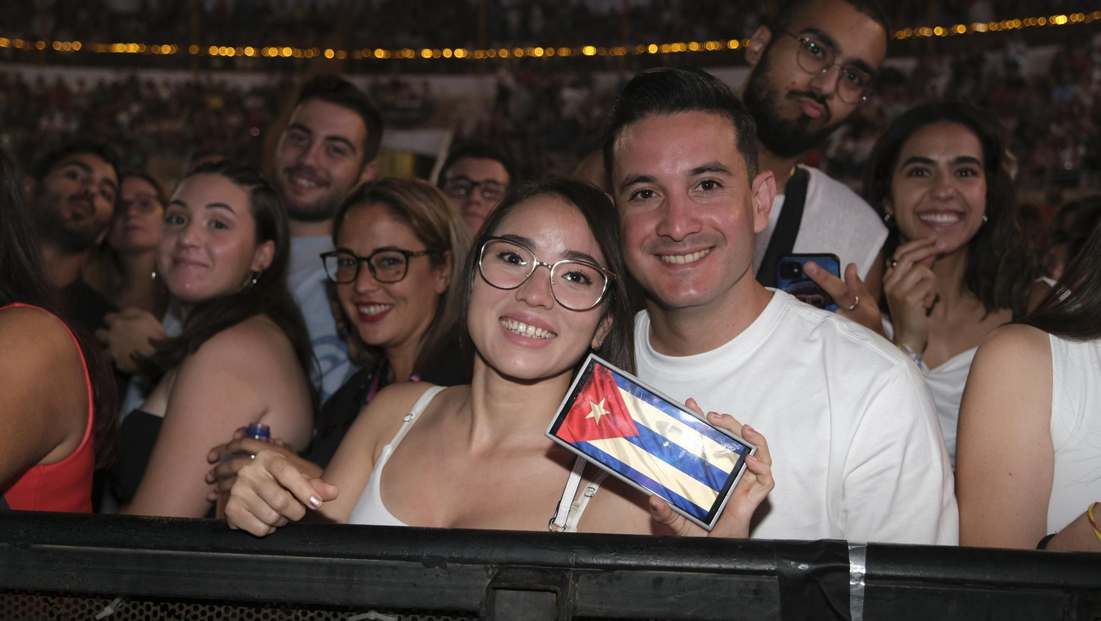 El concierto de Melendi llena de fans la Plaza de Toros de Almería, en imágenes